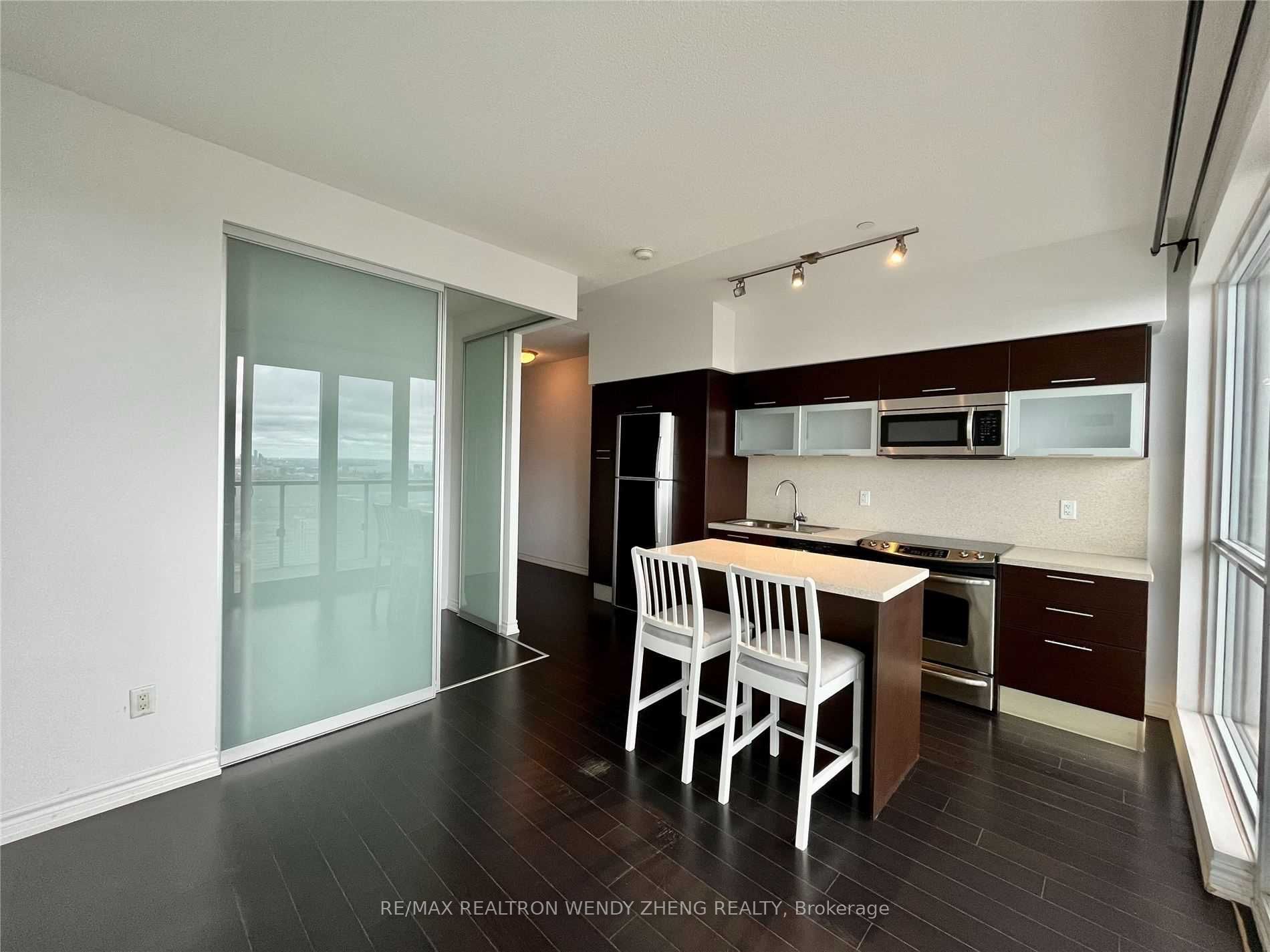 #4014 - 386 Yonge Street Property Photo 7