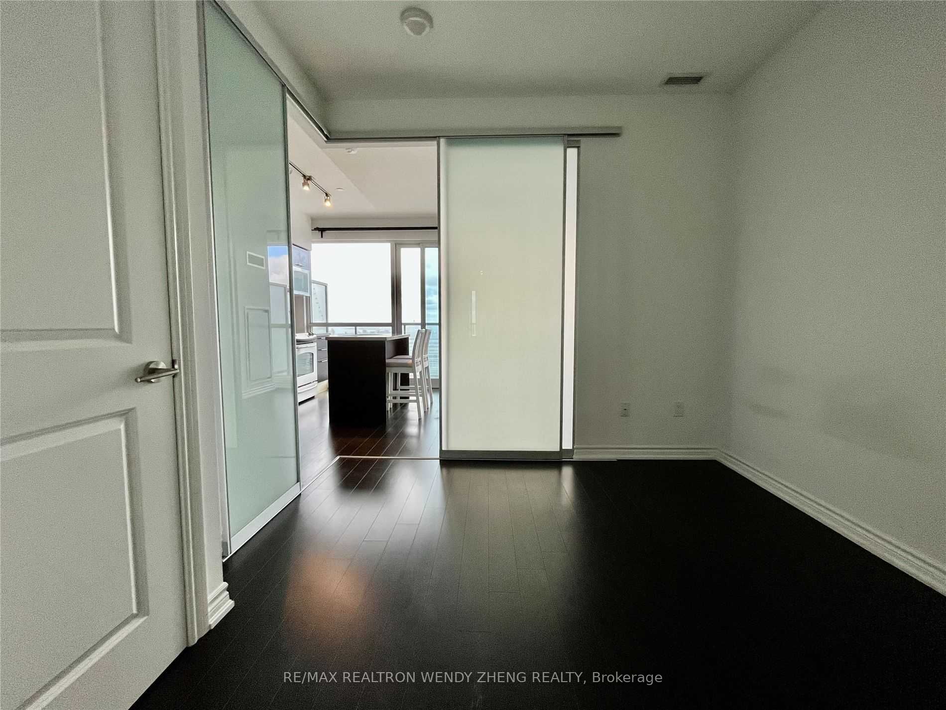 #4014 - 386 Yonge Street Property Photo 8