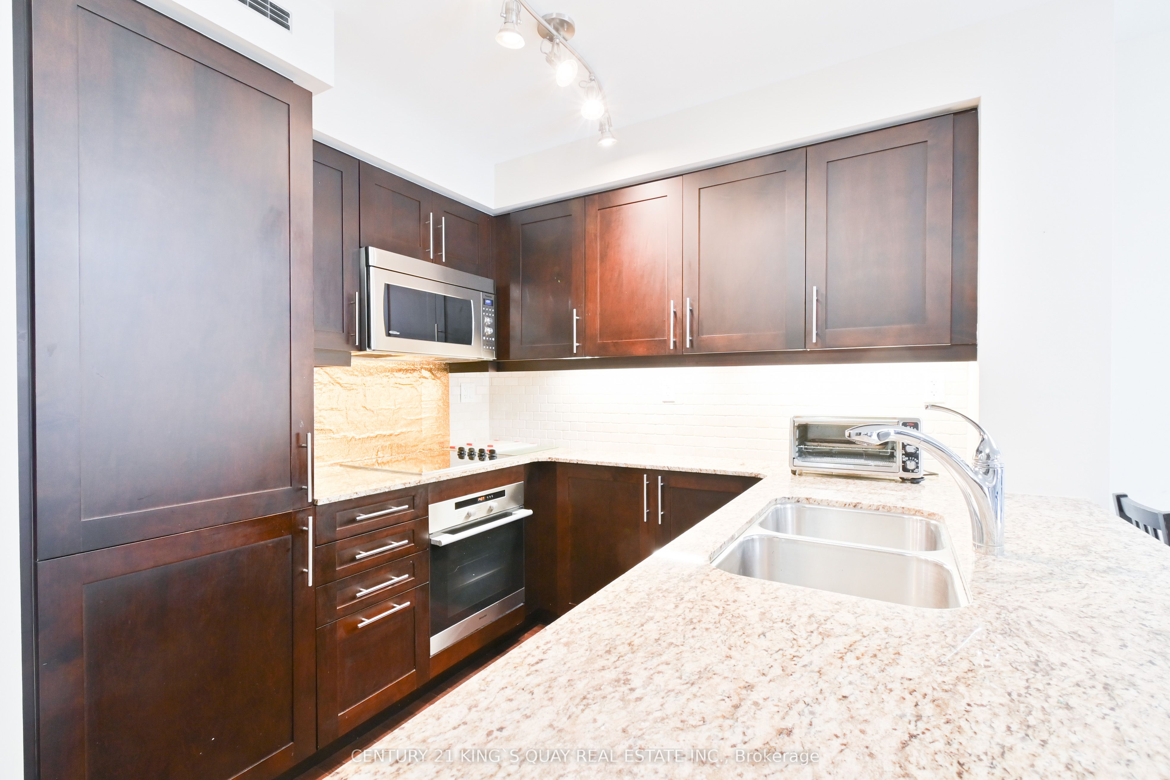 #305 - 1 Bedford Road Property Photo 3