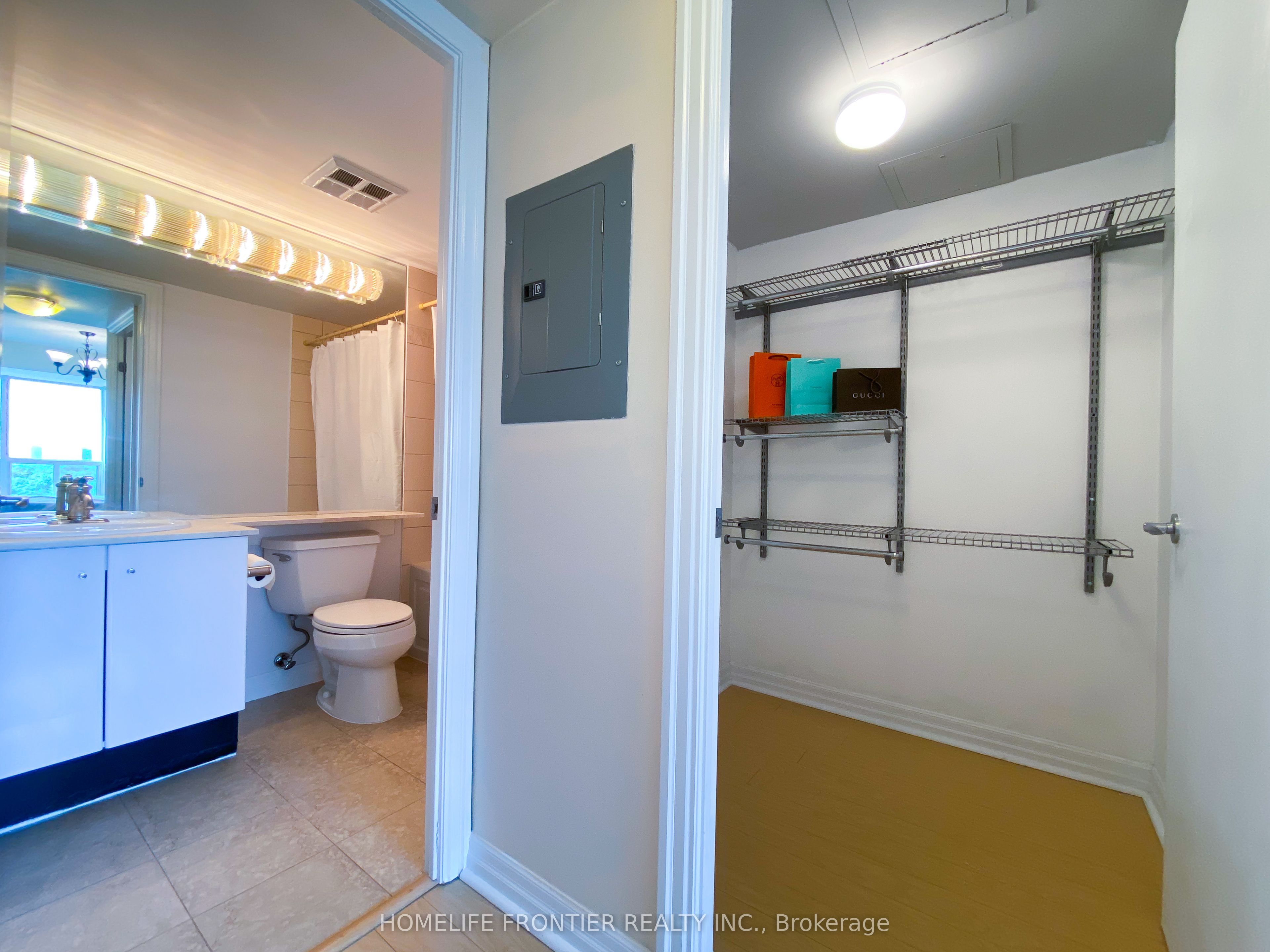 #903 - 300 Bloor Street Property Photo 11