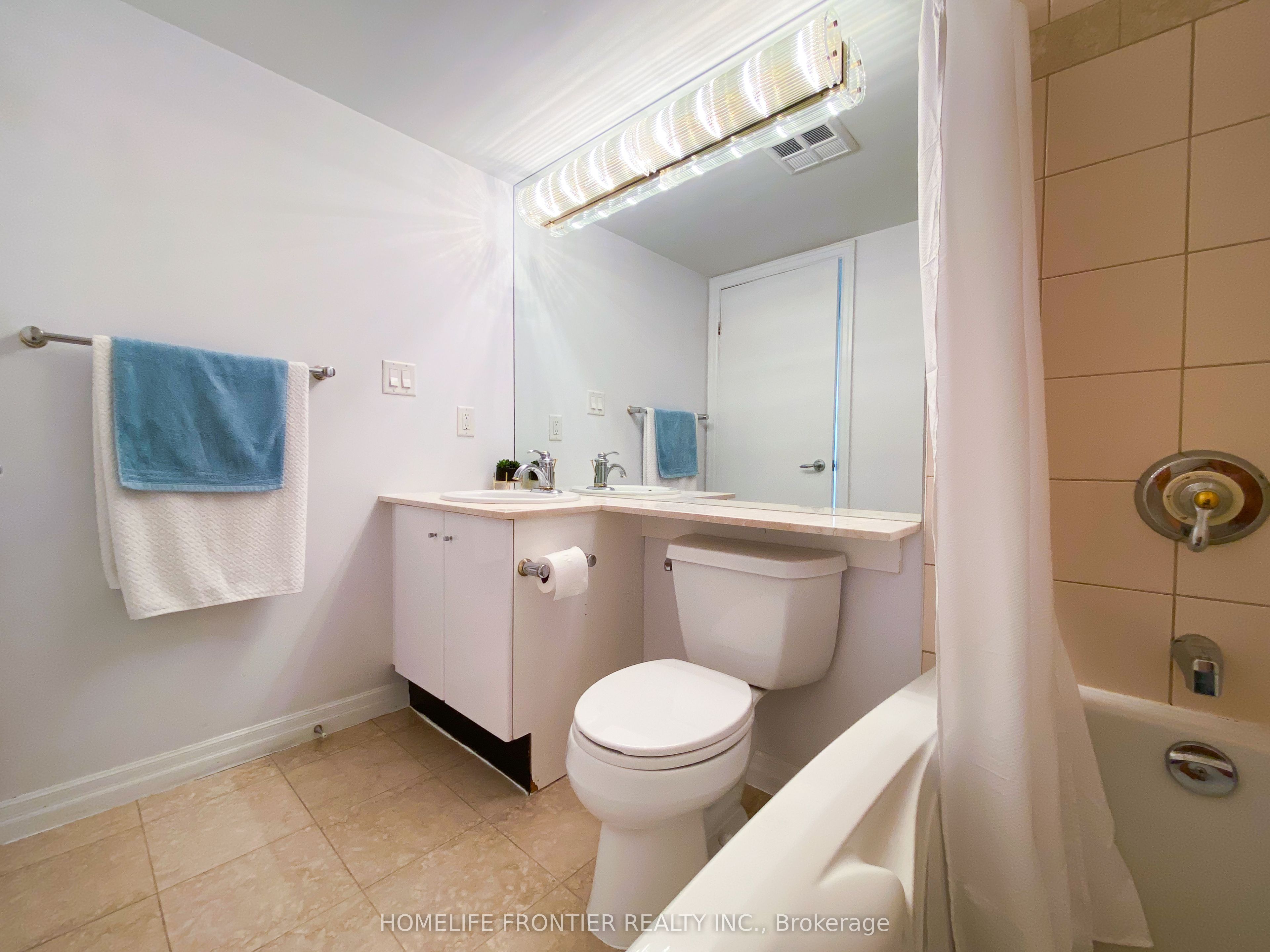 #903 - 300 Bloor Street Property Photo 13