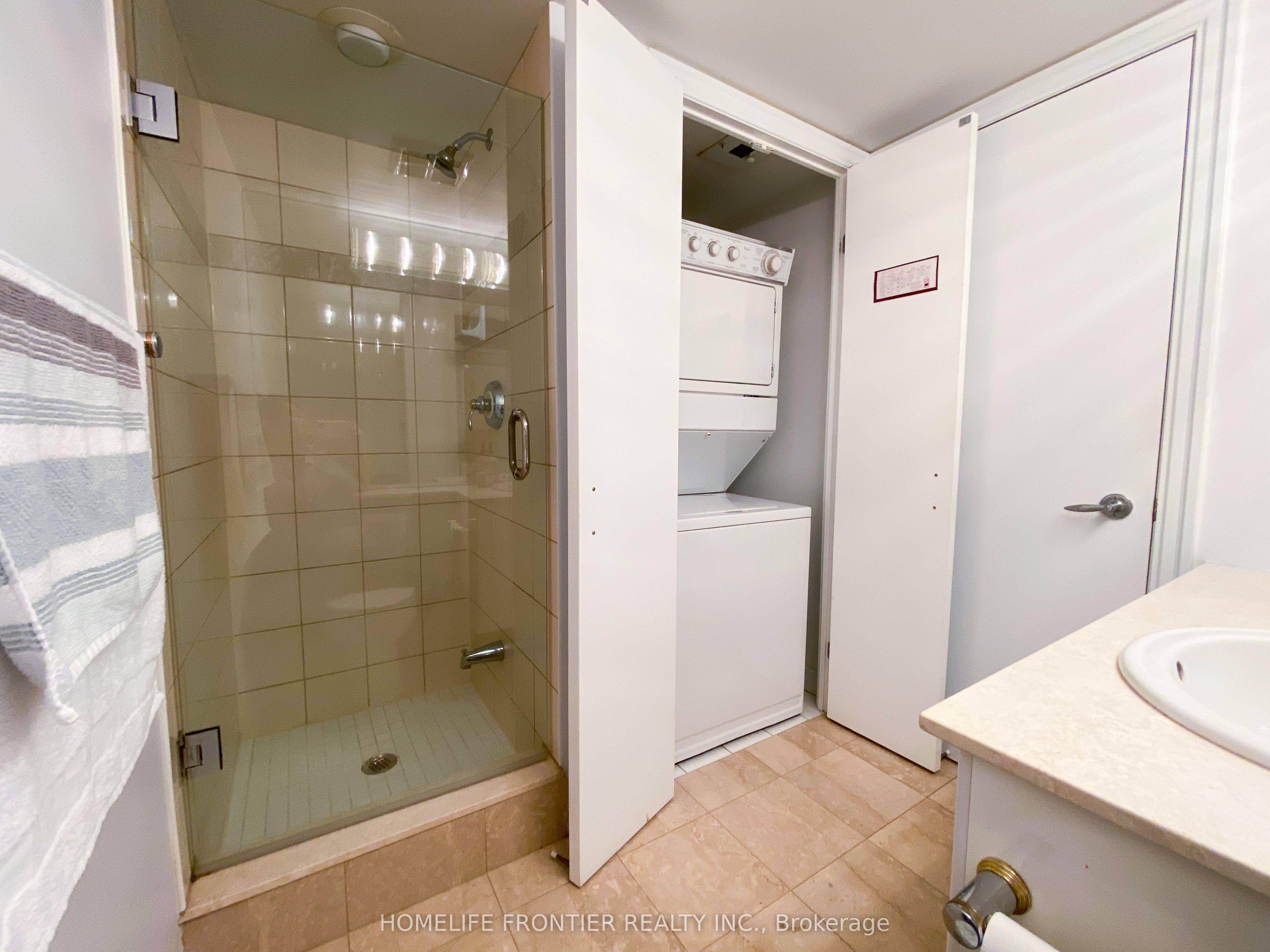 #903 - 300 Bloor Street Property Photo 16