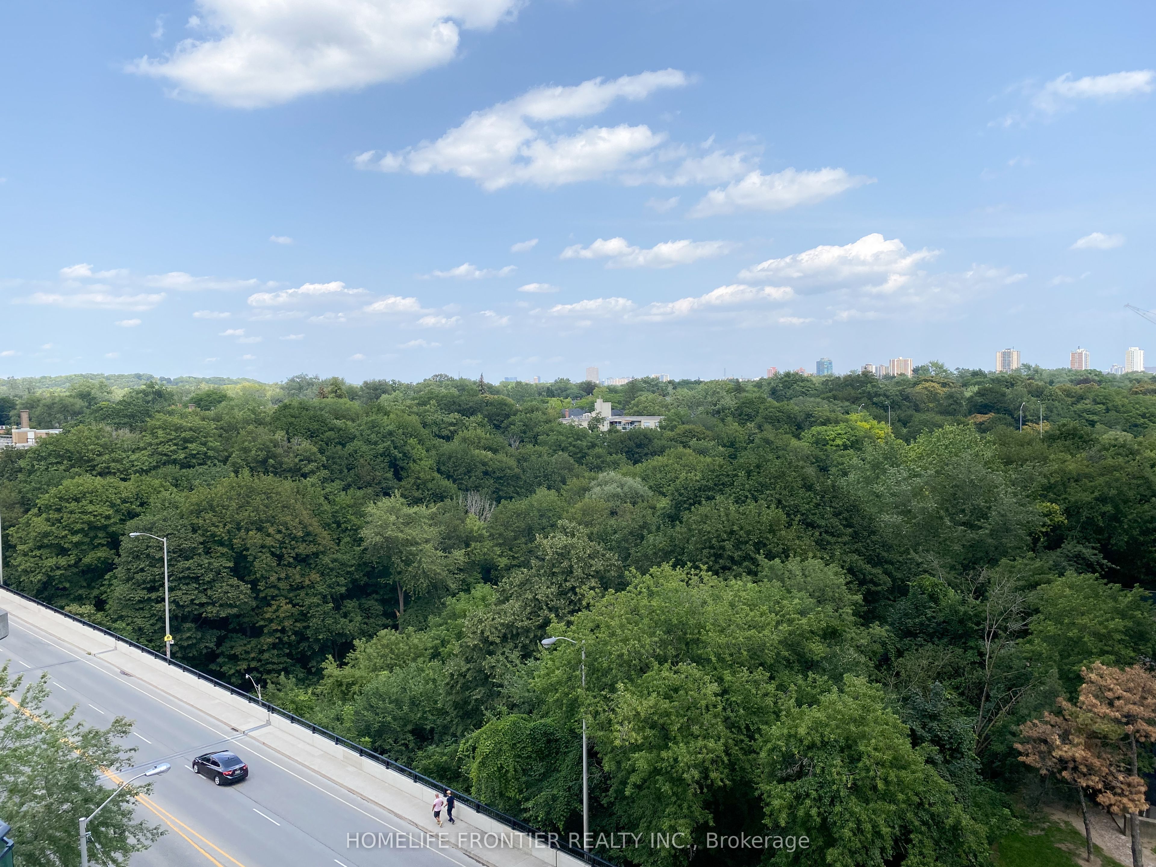#903 - 300 Bloor Street Property Photo 17