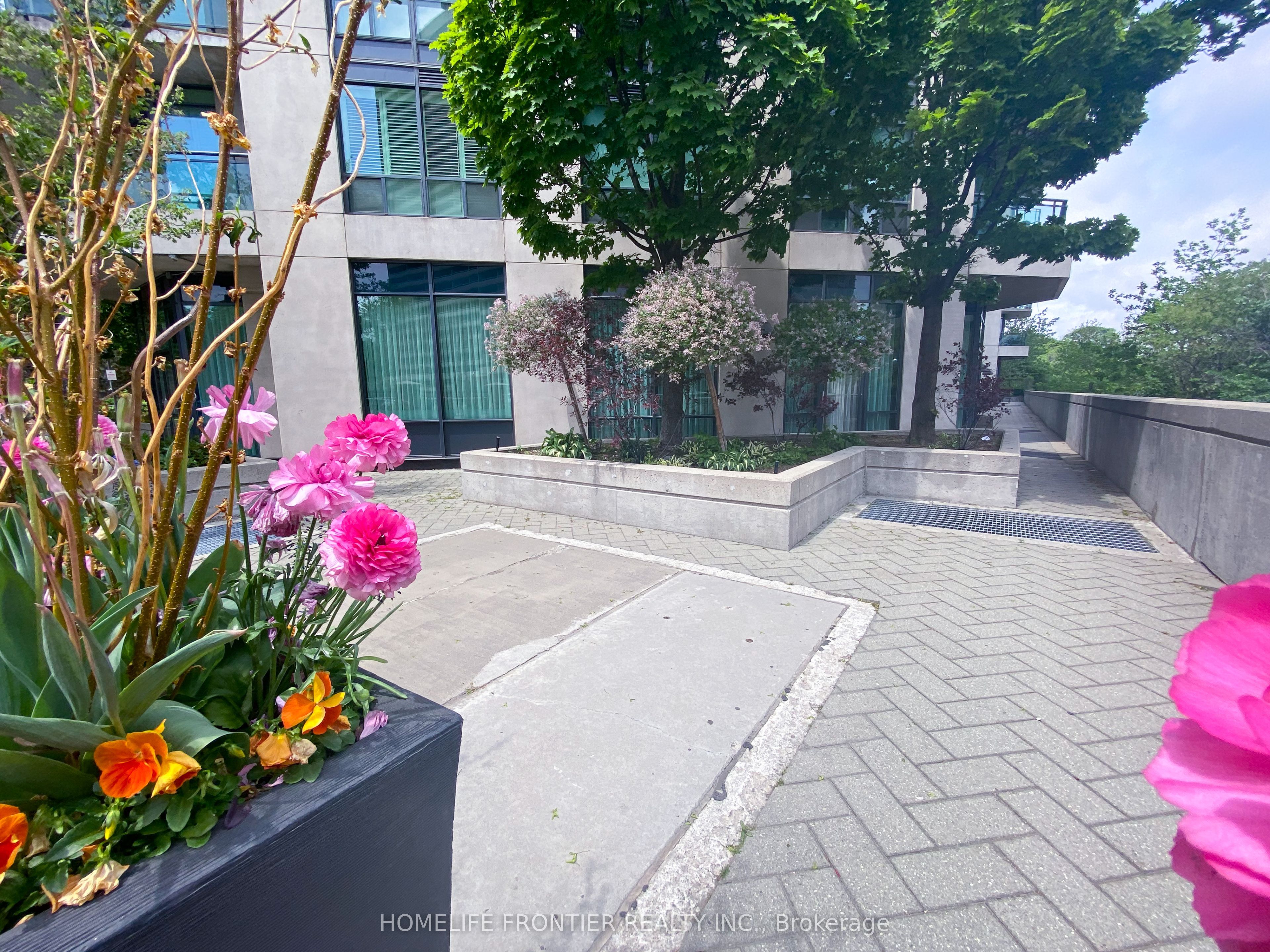 #903 - 300 Bloor Street Property Photo 20