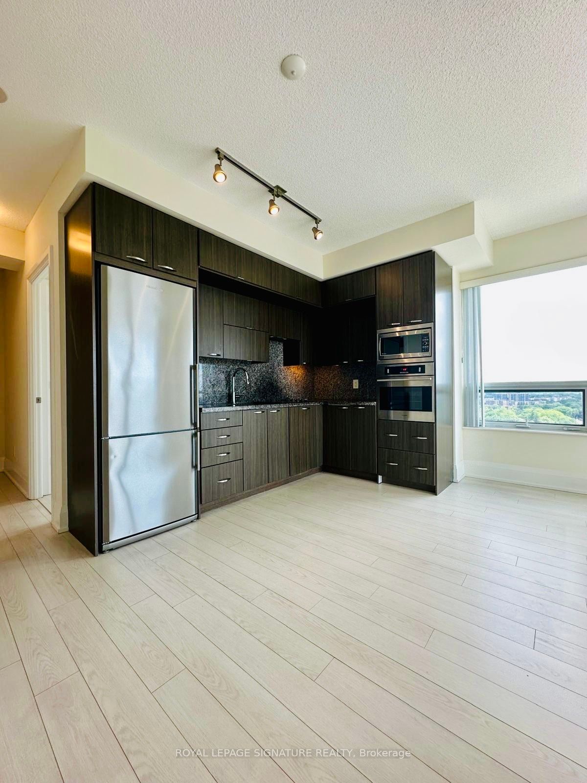 #1506 - 120 Harrison Garden Boulevard Property Photo 4