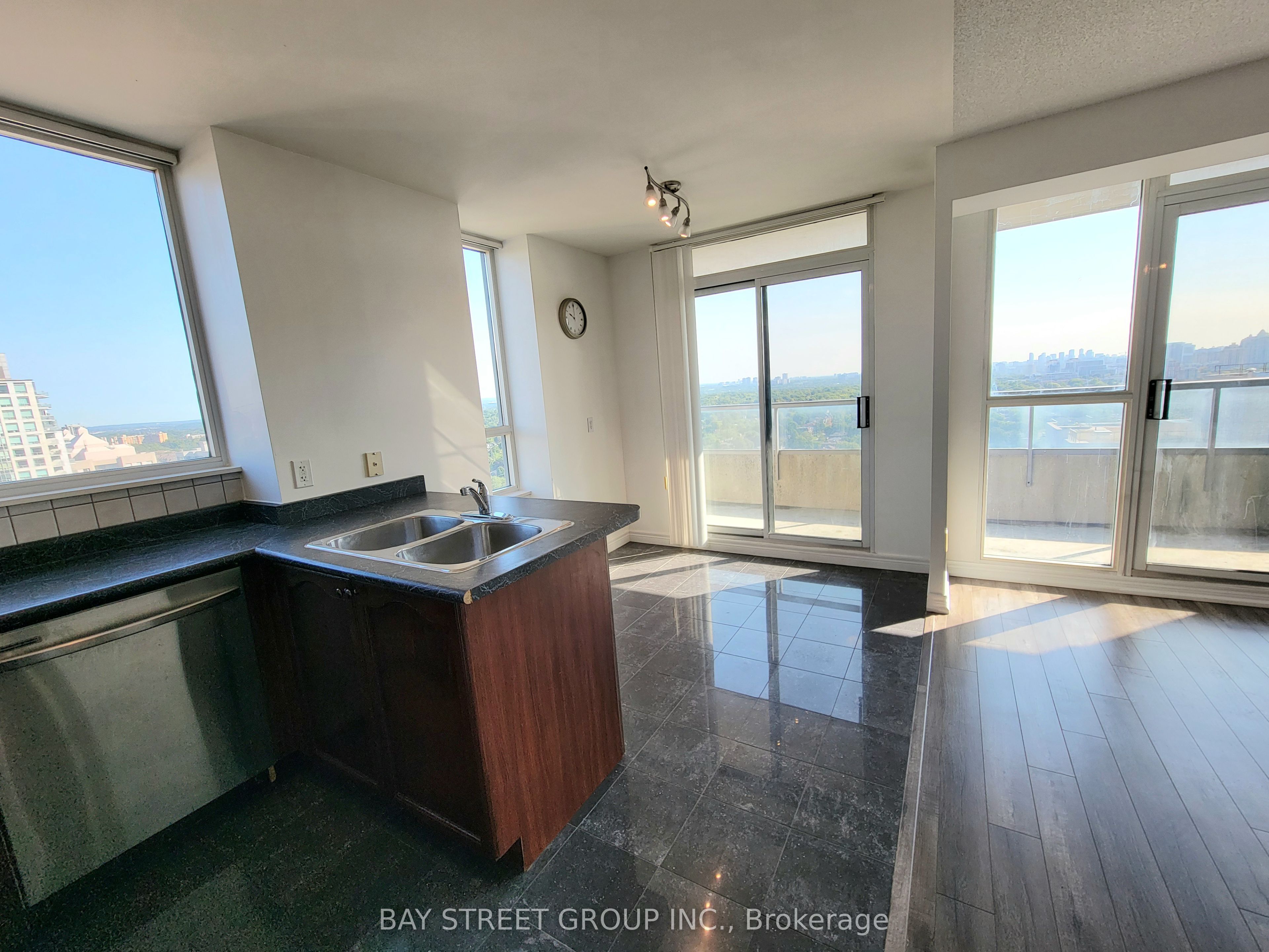 #3105 - 23 Hollywood Avenue Property Photo 14