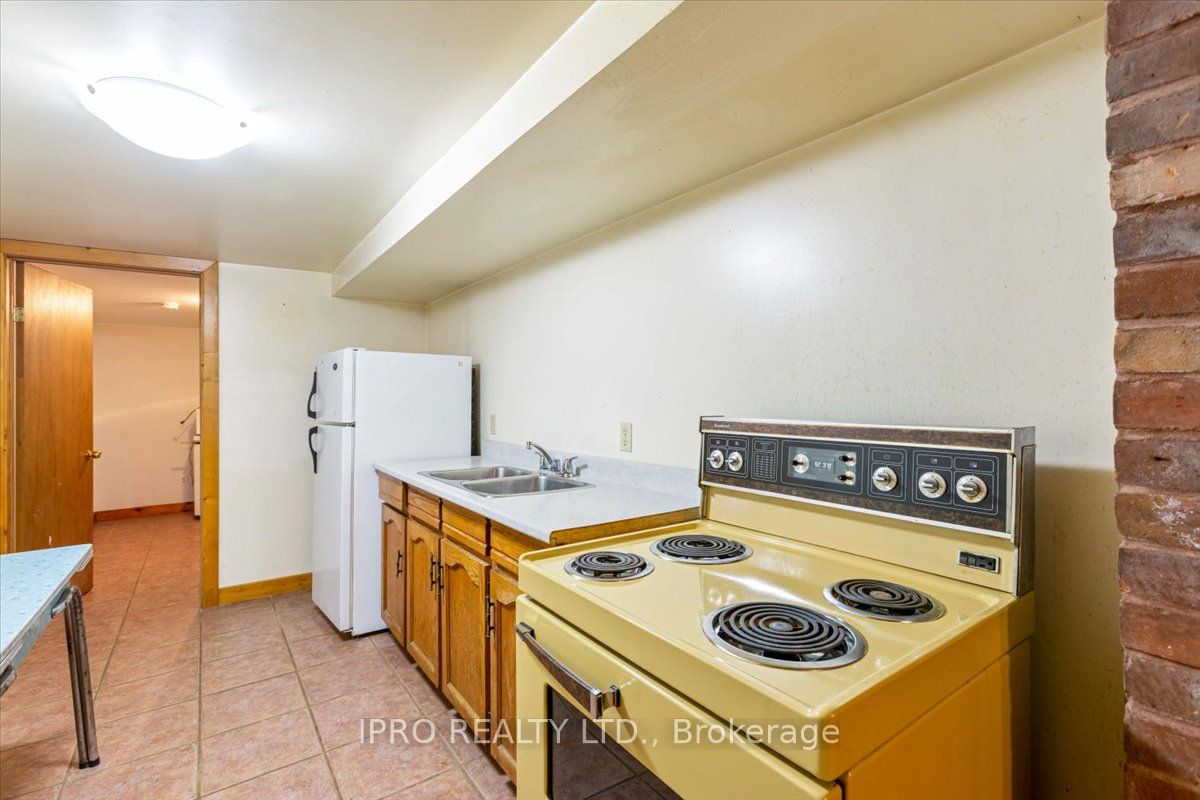 16 Fisher Street Property Photo 10