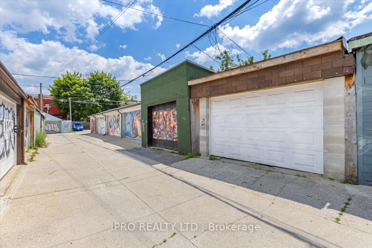 16 Fisher Street Property Photo 13