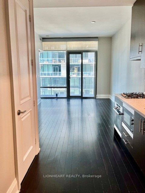 #530 - 39 Queens Quay Property Photo 1