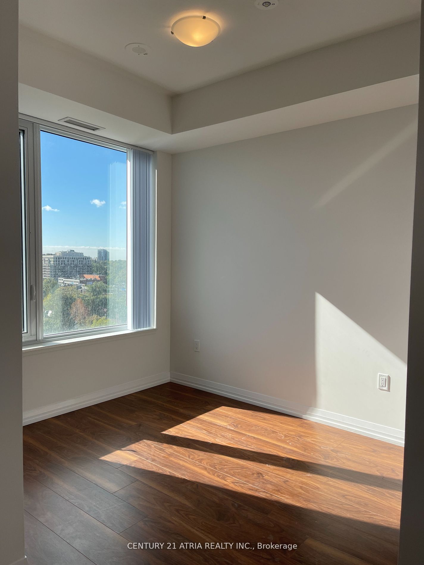 #1107 - 25 Holly Street Property Photo 6