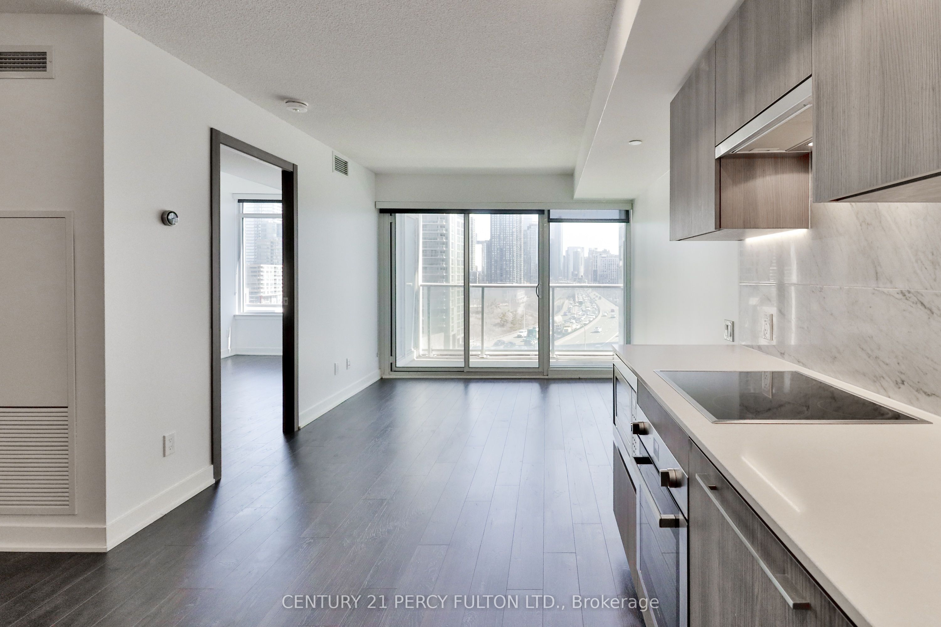 19 Bathurst Street 1107 Property Photo 1