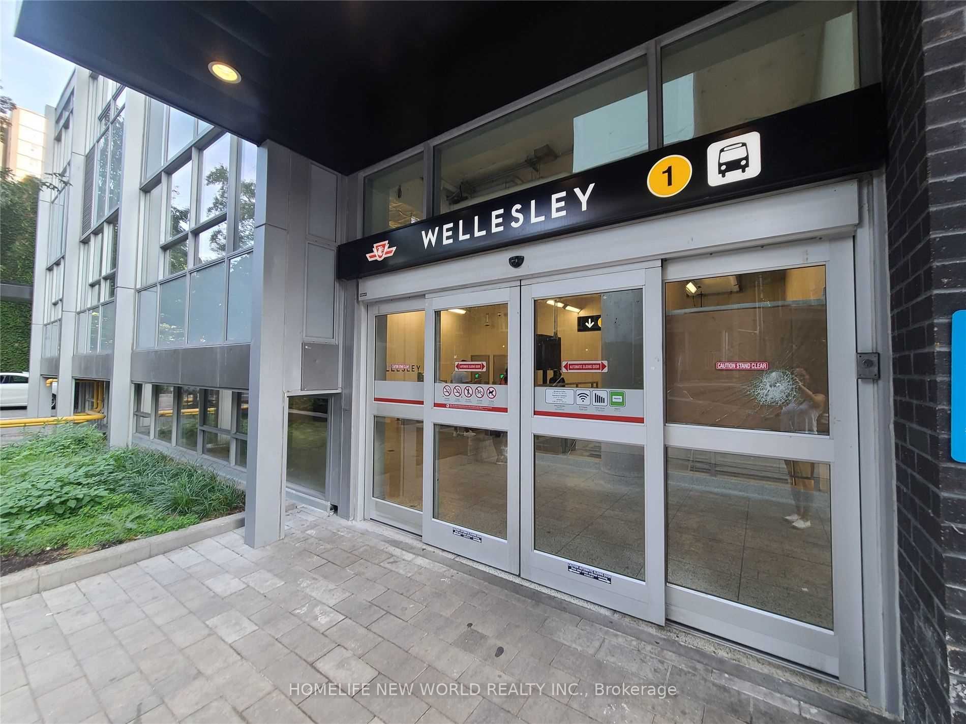 #1203 - 17 Dundonald Street Property Photo 4