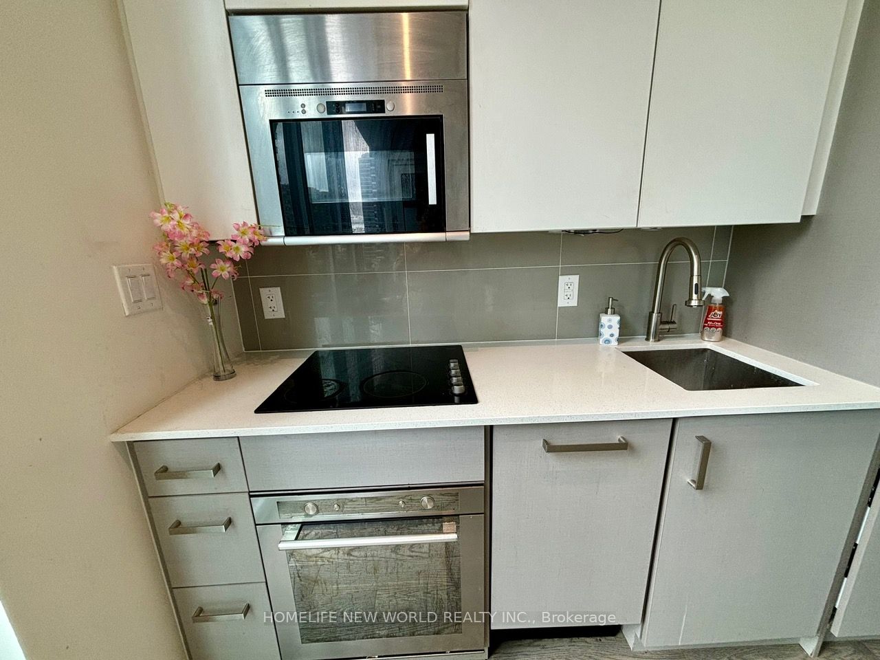 #1203 - 17 Dundonald Street Property Photo 7