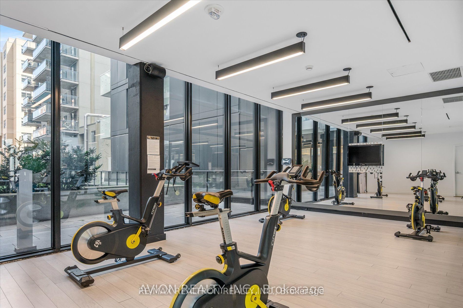 #1016 - 85 Wood Street Property Photo 16