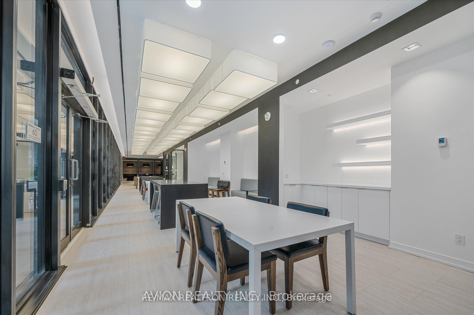 #1016 - 85 Wood Street Property Photo 18