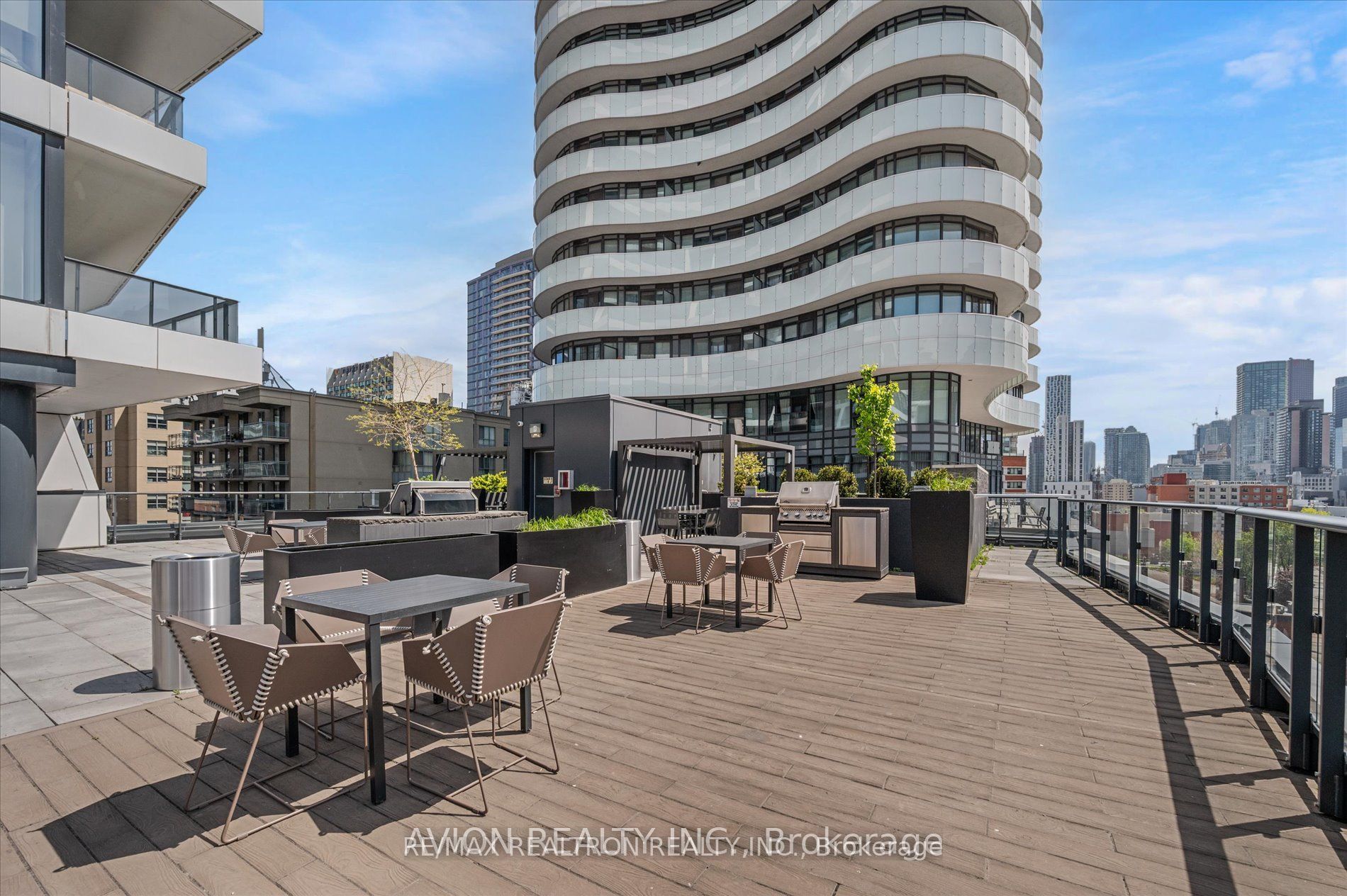 #1016 - 85 Wood Street Property Photo 19