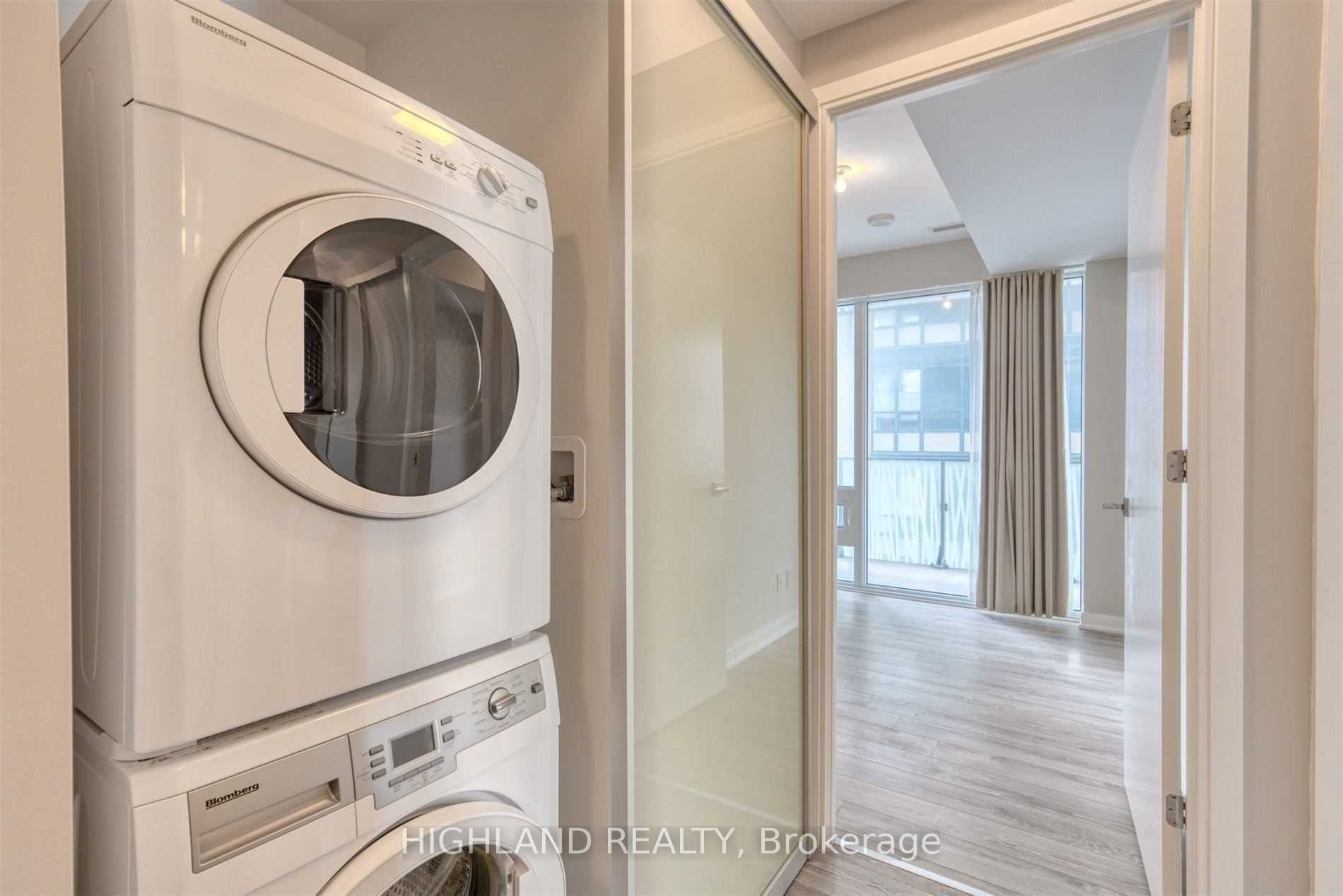 42 Charles Street E 2507 Property Photo 4