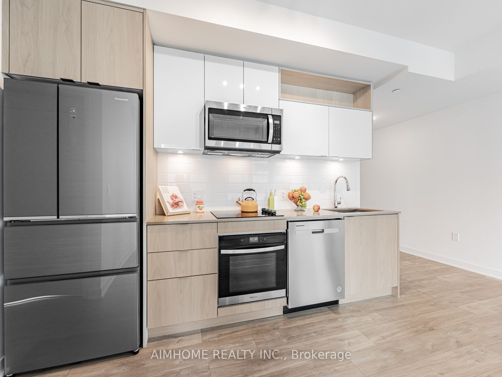 #2116 - 70 Princess Street Property Photo 6