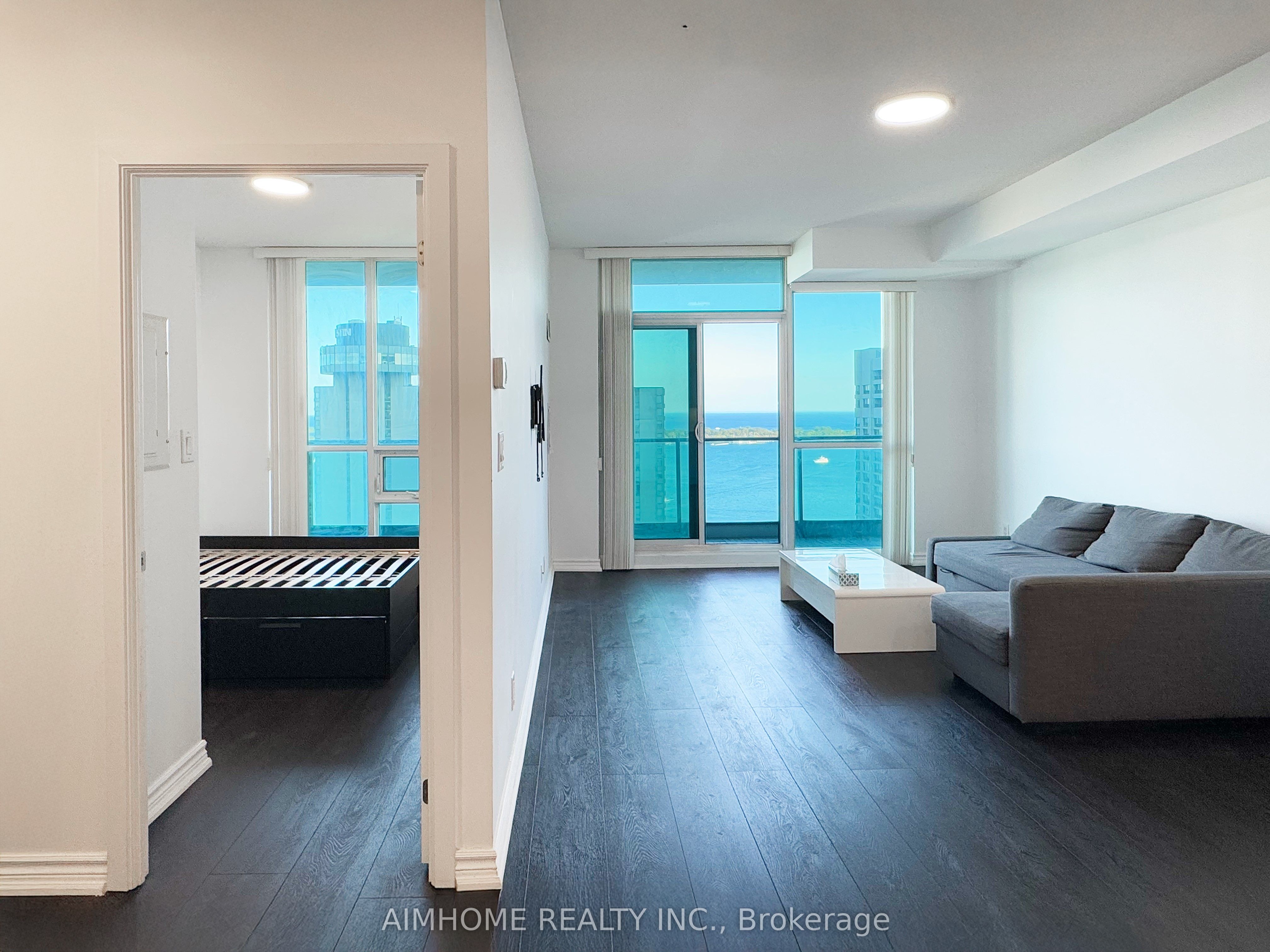 #3210 - 33 Bay Street Property Photo 2