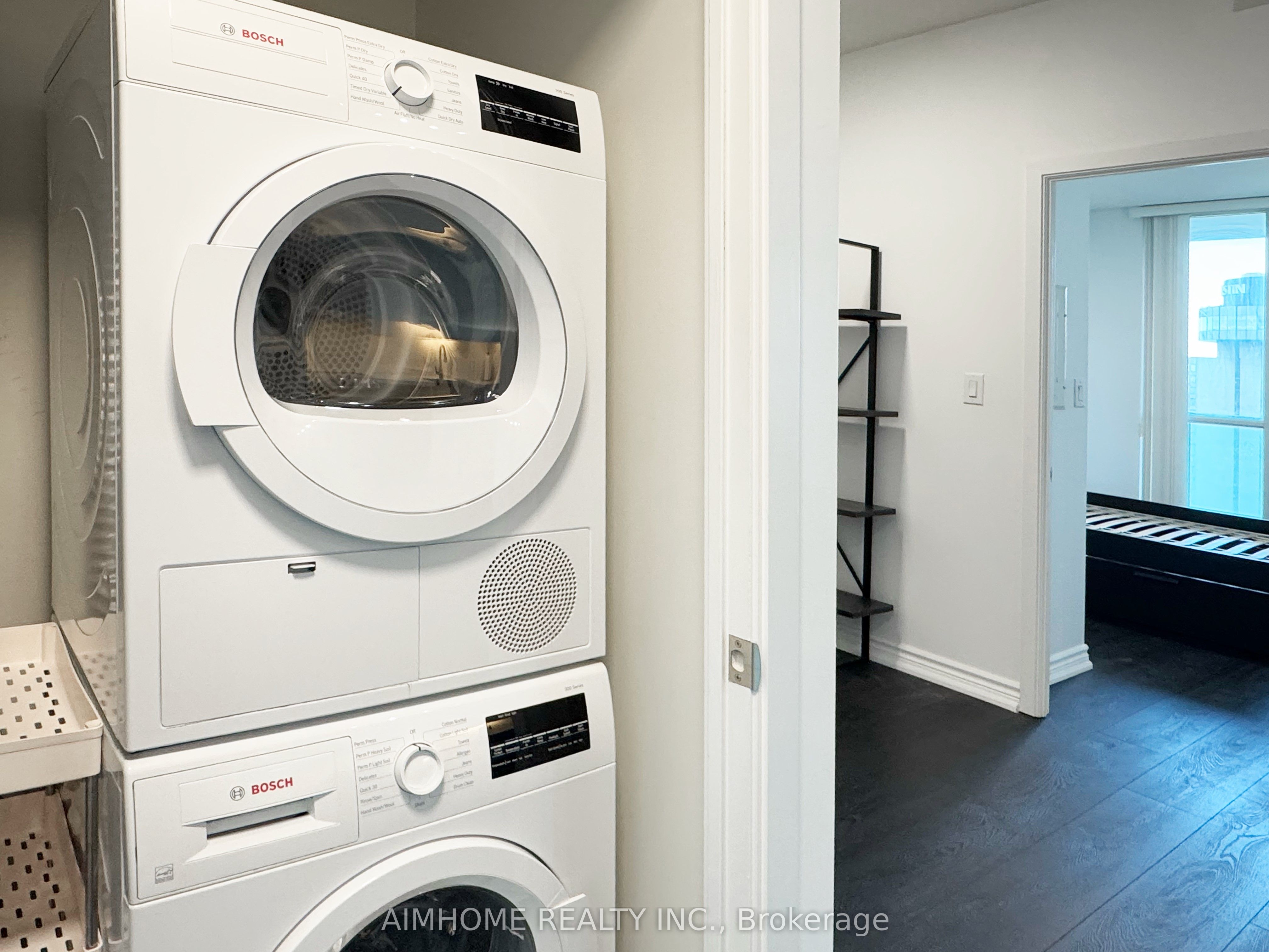 #3210 - 33 Bay Street Property Photo 9