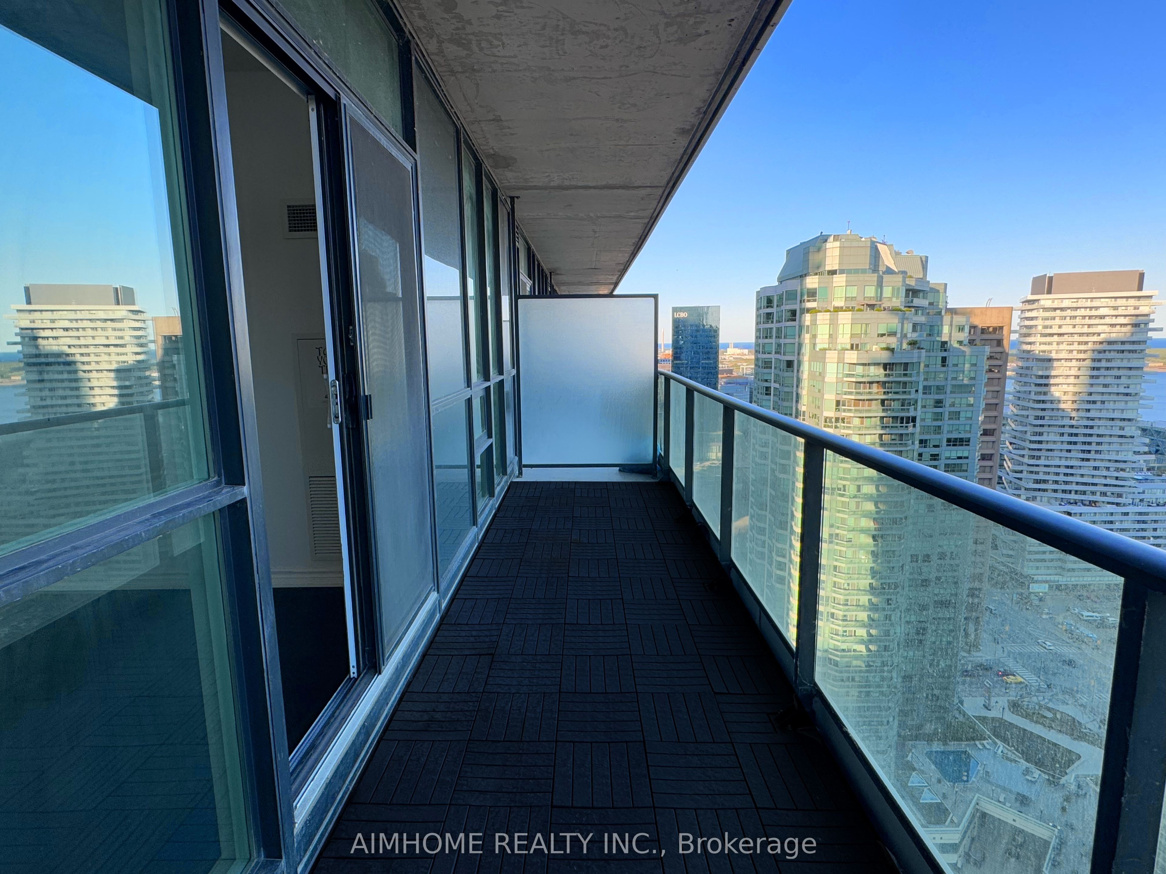 #3210 - 33 Bay Street Property Photo 11