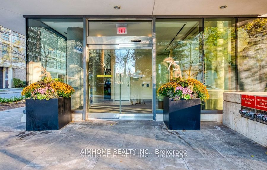 #1606 - 75 St Nicholas Street Property Photo 2