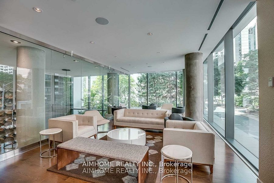 #1606 - 75 St Nicholas Street Property Photo 6