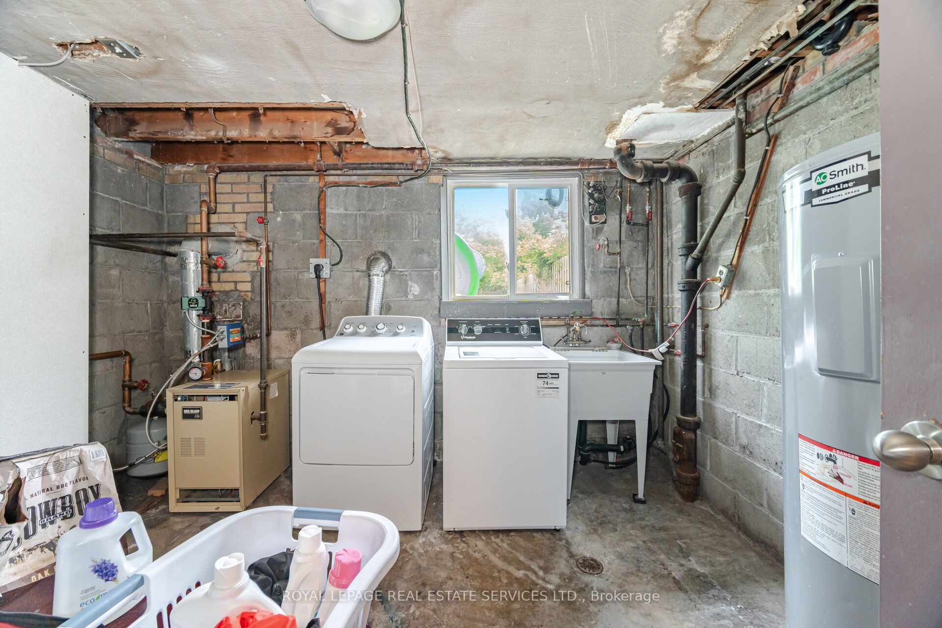 #3 Upper - 475 Winona Drive Property Photo 19
