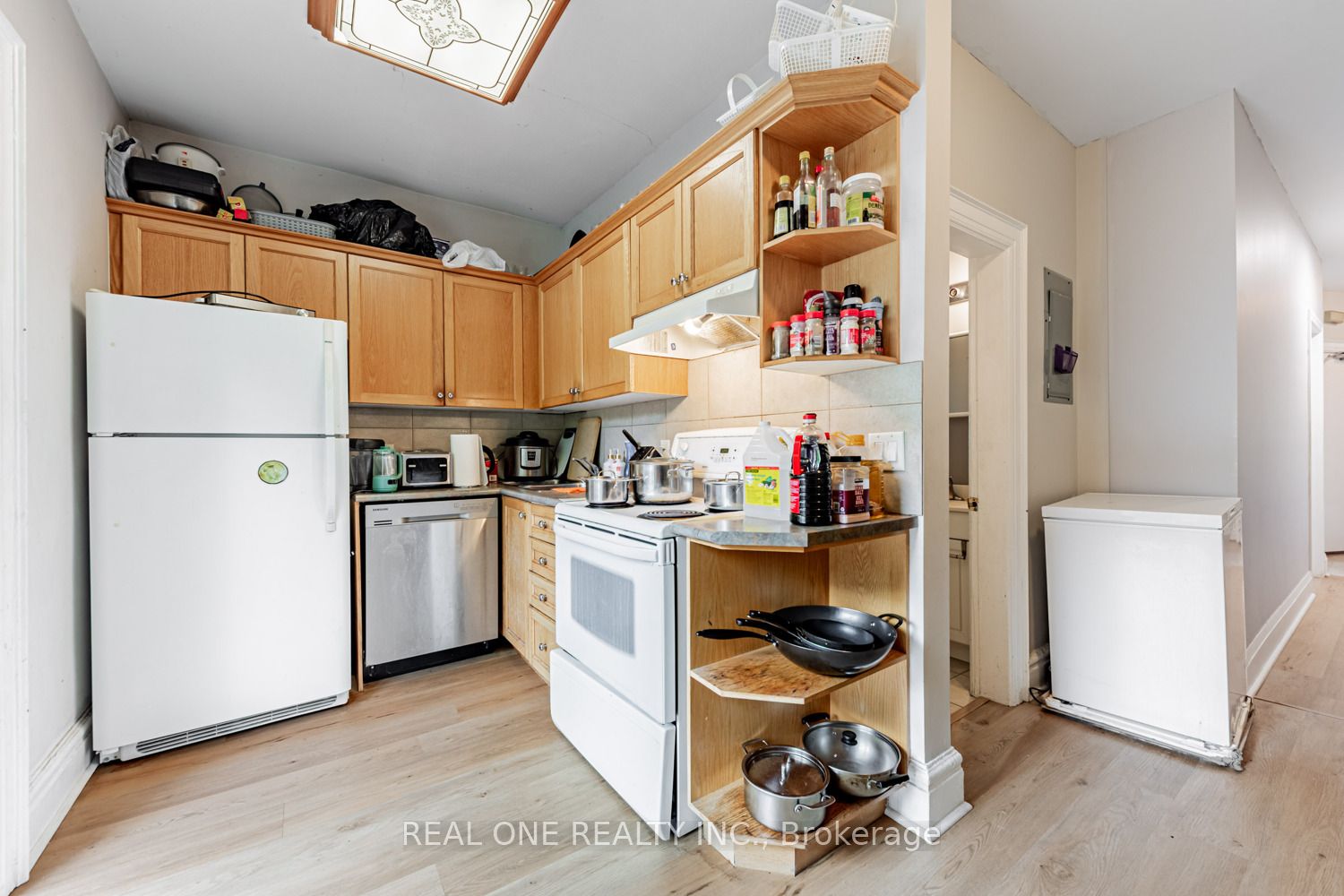 97 Lippincott Street Property Photo 4