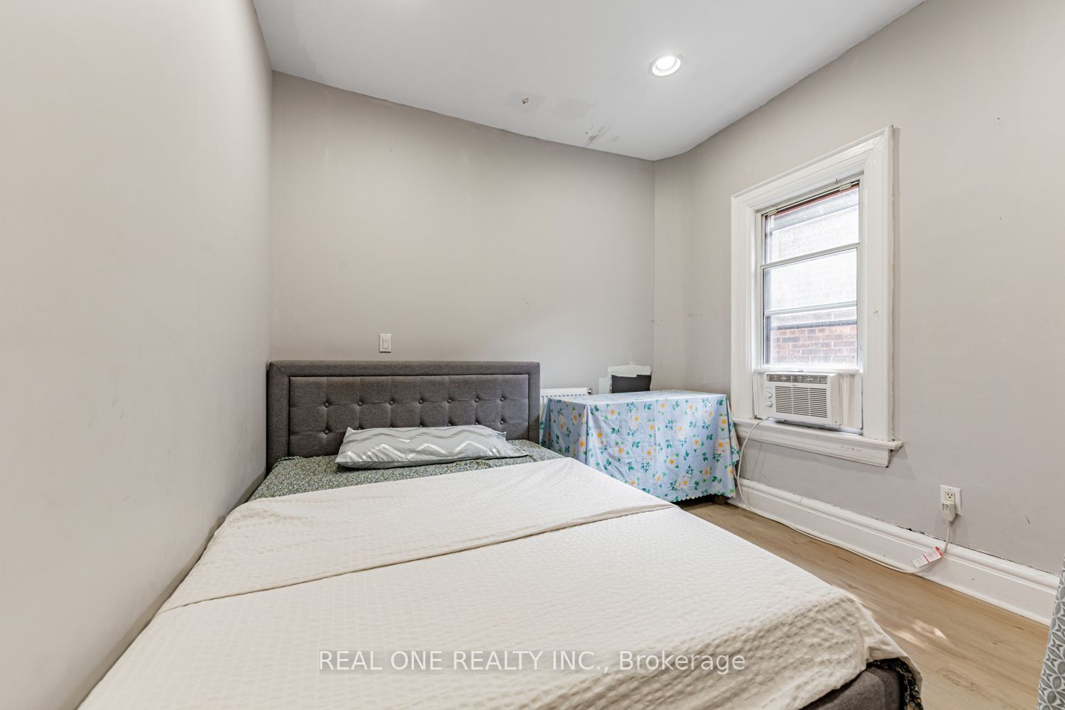 97 Lippincott Street Property Photo 6