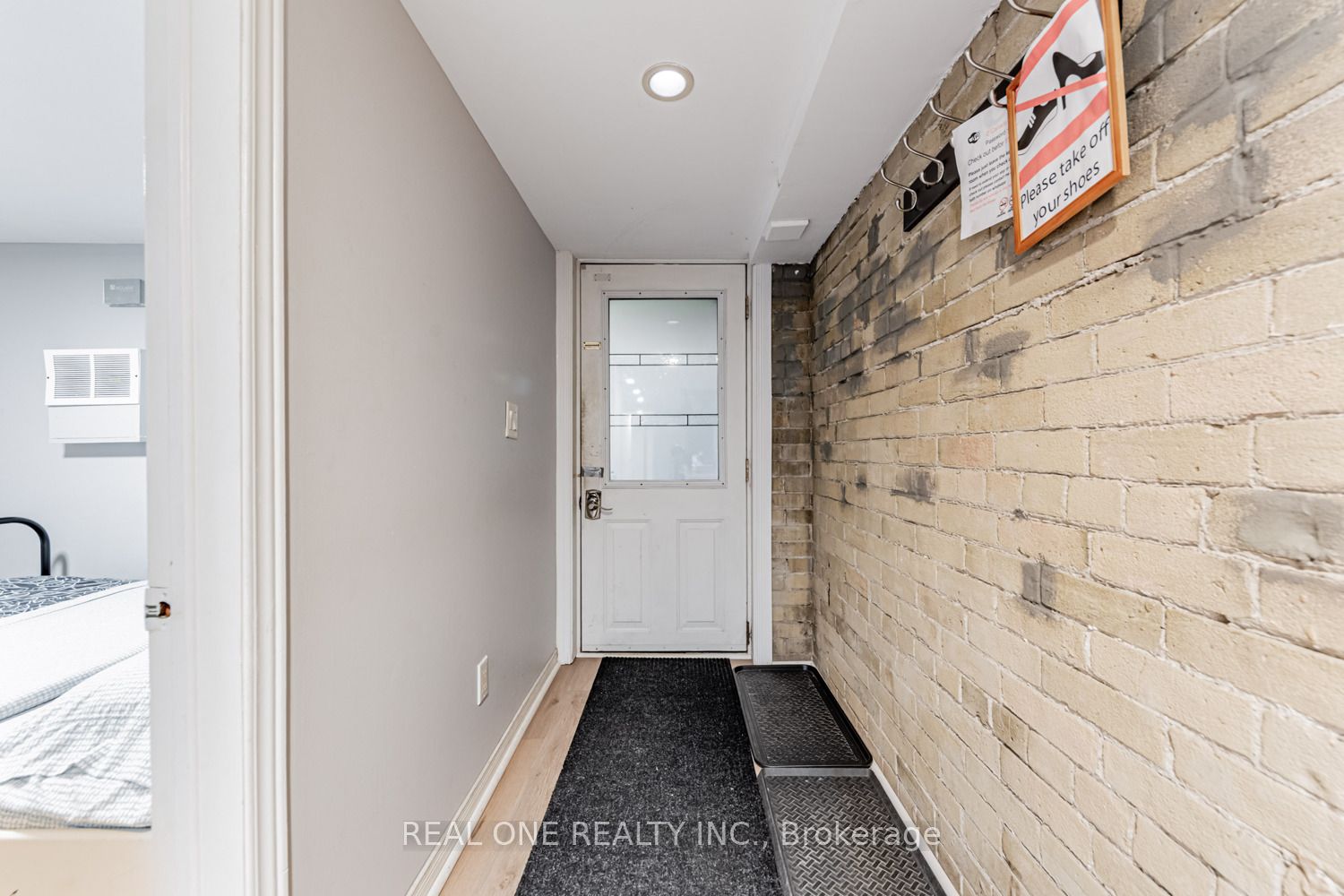 97 Lippincott Street Property Photo 24