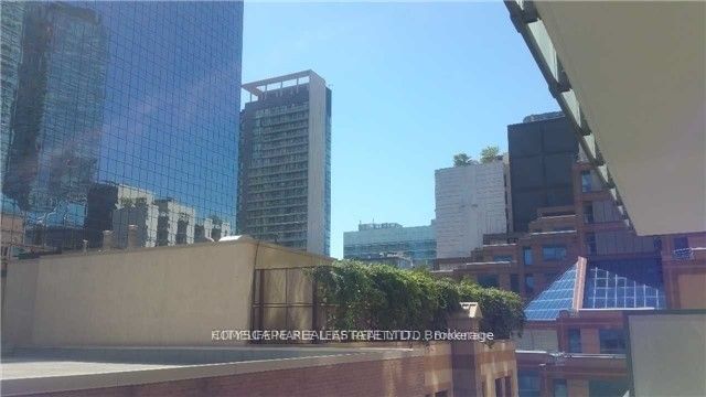 #402 - 15 Grenville Street Property Photo 2