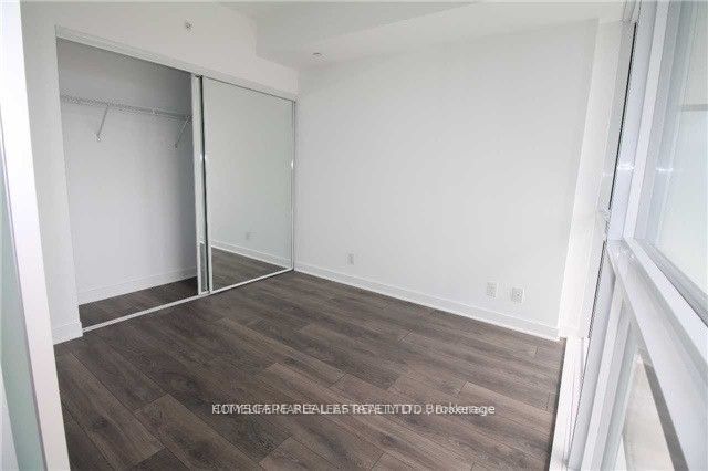 #402 - 15 Grenville Street Property Photo 5
