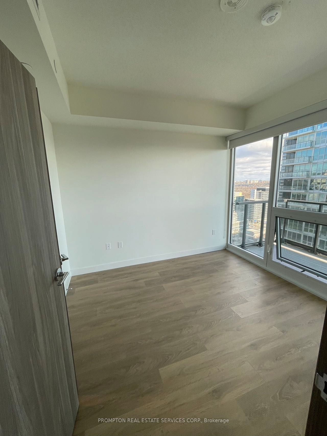 #2215 - 85 Mcmahon Drive Property Photo 9