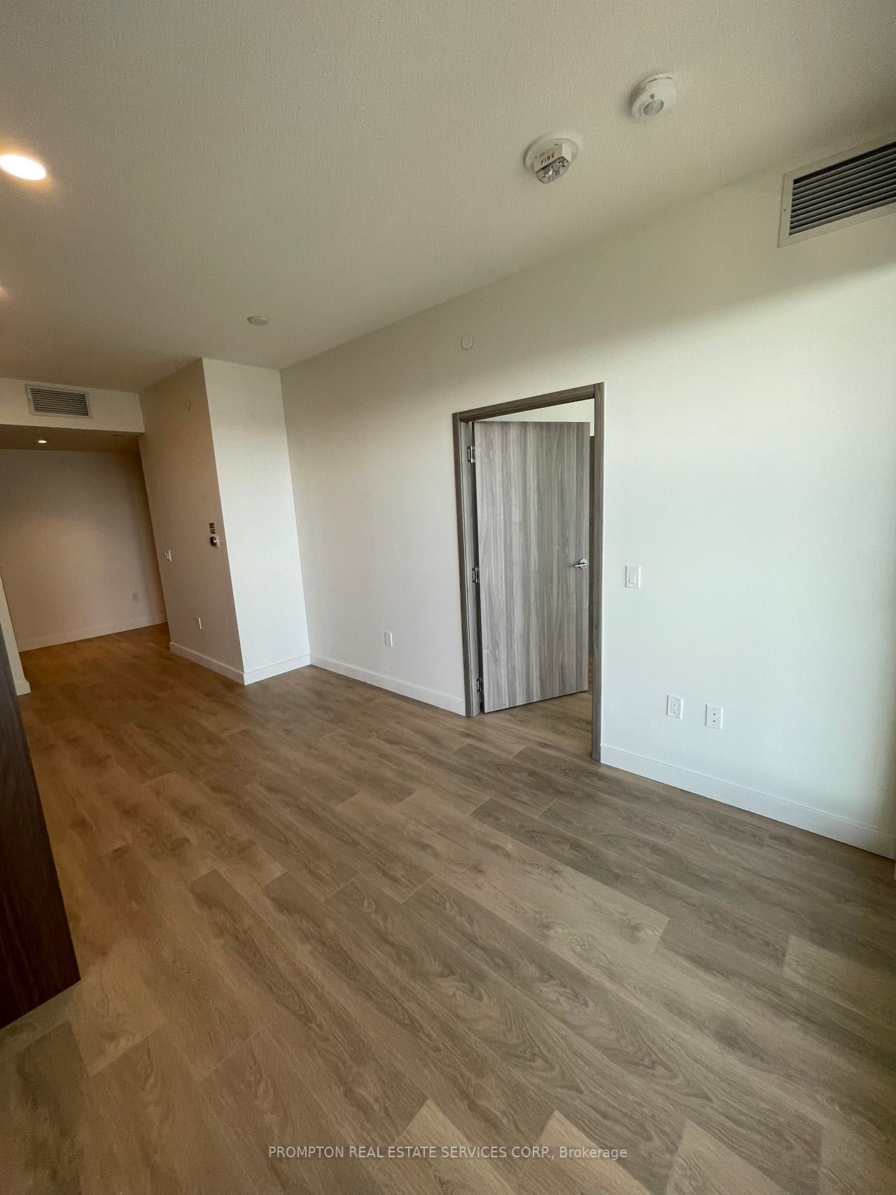 #2215 - 85 Mcmahon Drive Property Photo 12