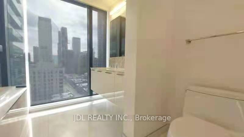 #1615 - 1 Gloucester Street Property Photo 5