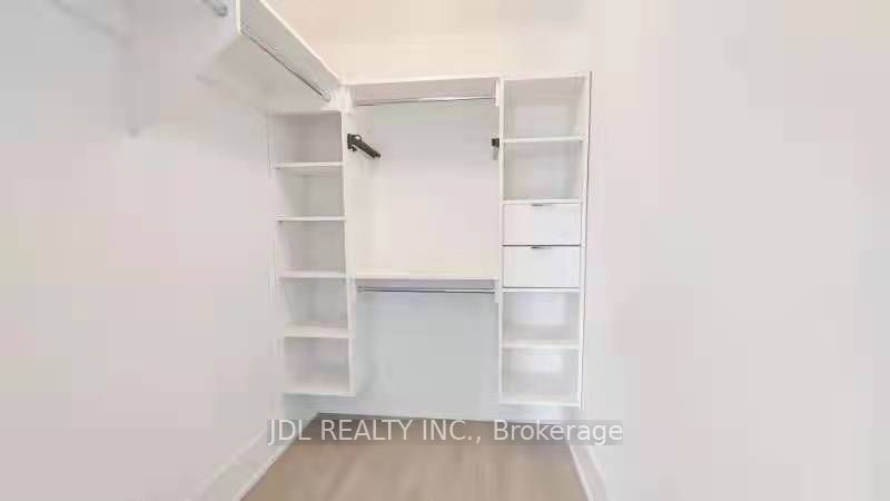 #1615 - 1 Gloucester Street Property Photo 8