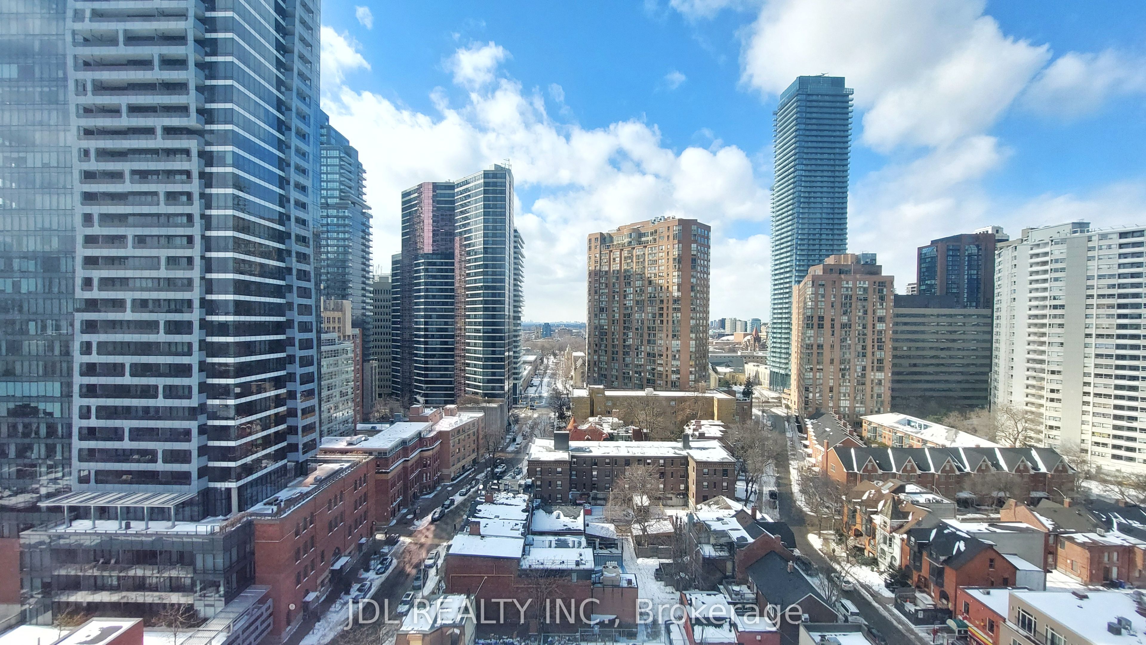 #1615 - 1 Gloucester Street Property Photo 18