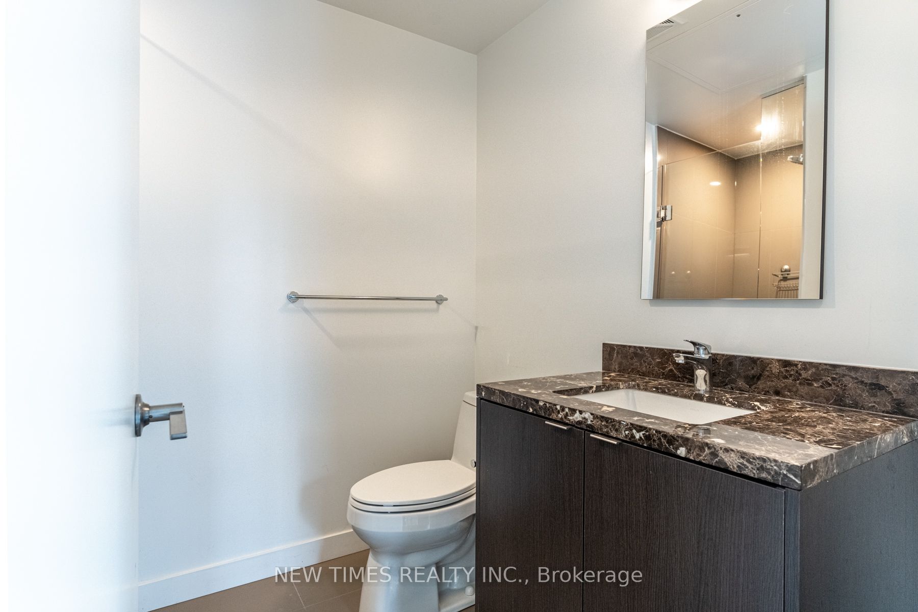 #4001 - 125 Blue Jays Way Property Photo 5