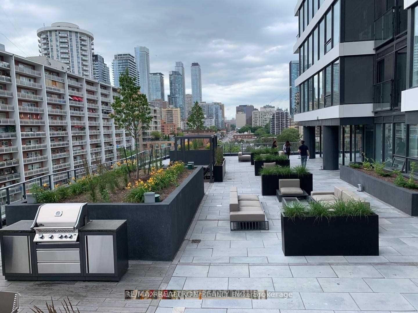 #2606 - 85 Wood Street Property Photo 2