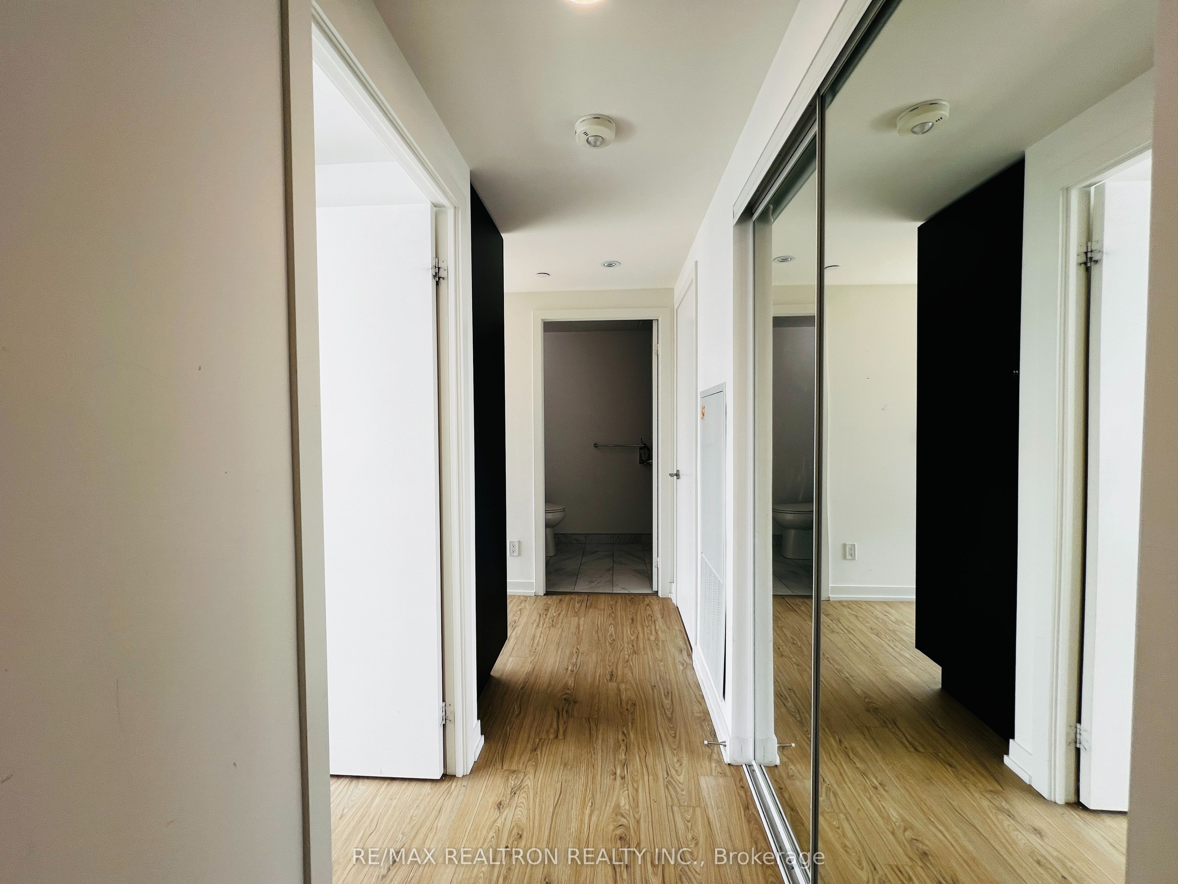#2606 - 85 Wood Street Property Photo 5