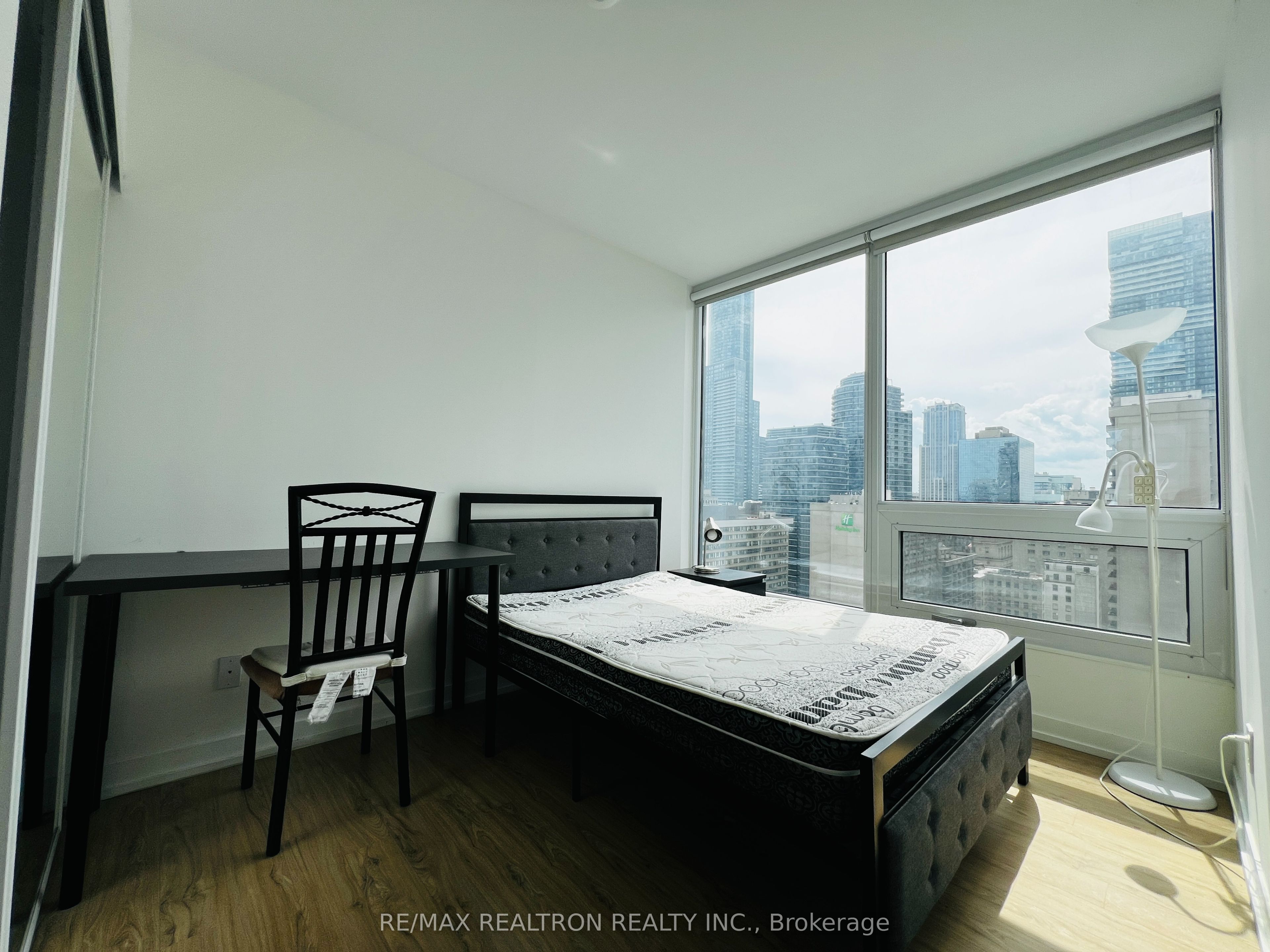 #2606 - 85 Wood Street Property Photo 6