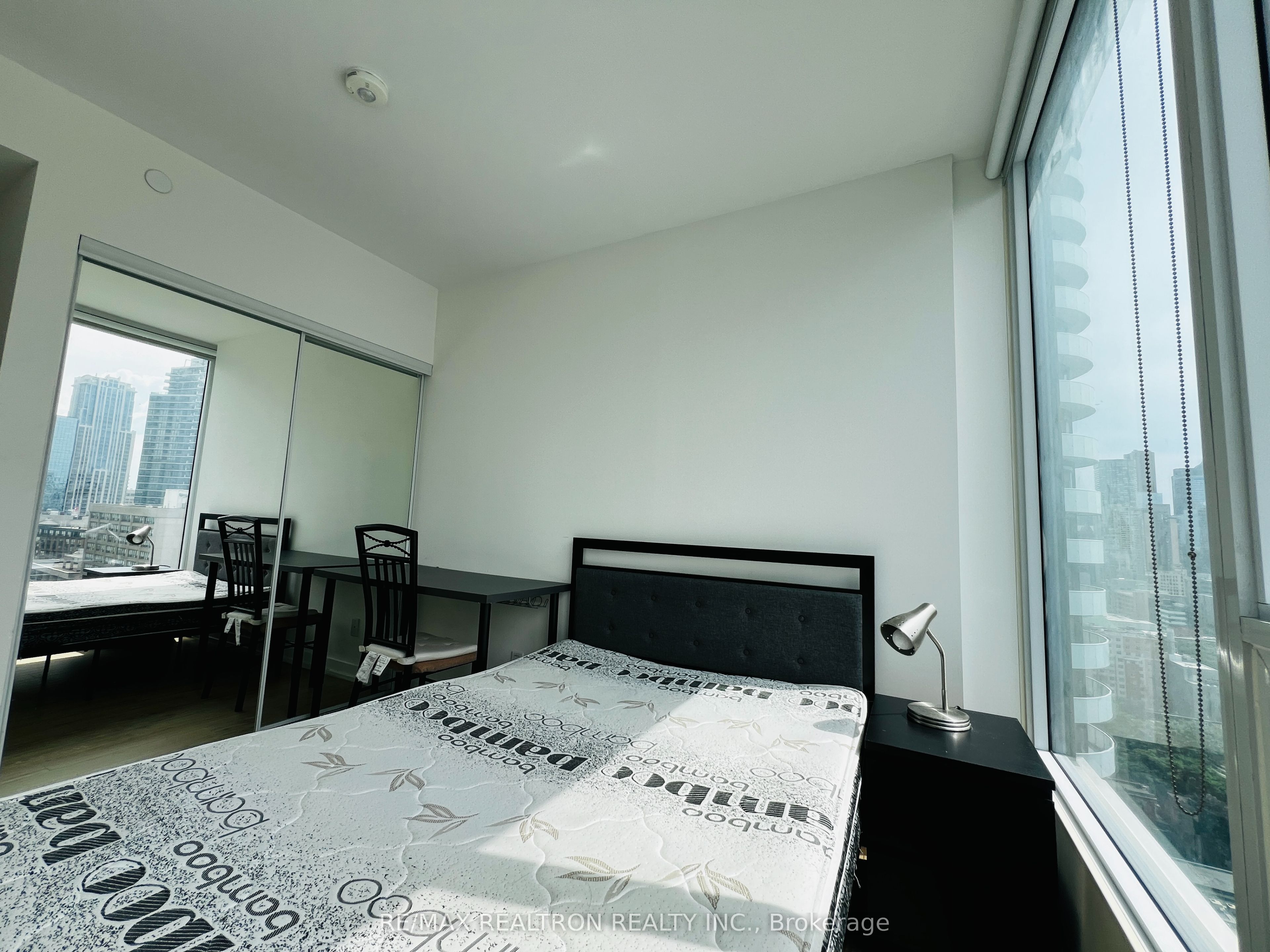 #2606 - 85 Wood Street Property Photo 7