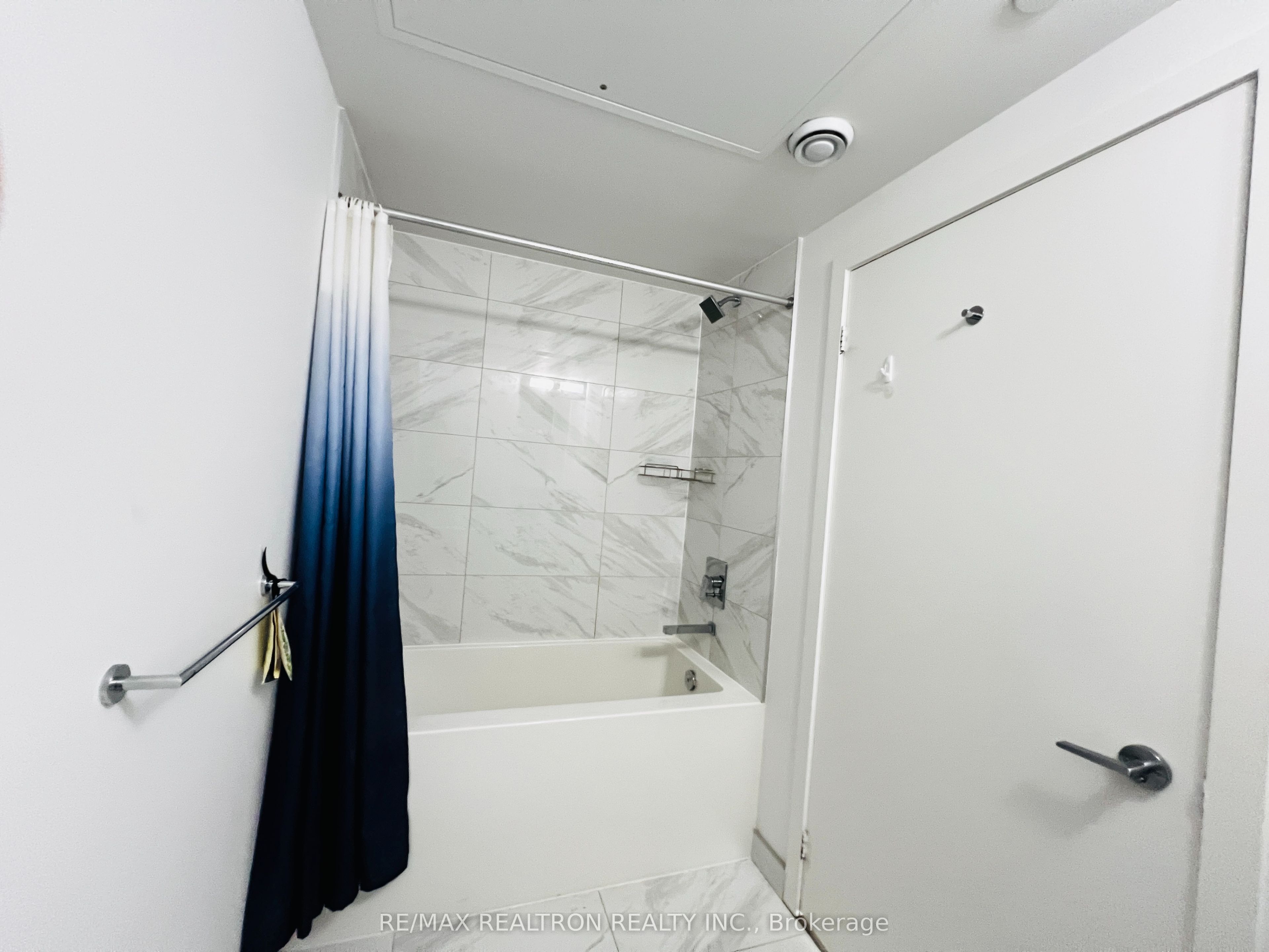 #2606 - 85 Wood Street Property Photo 9