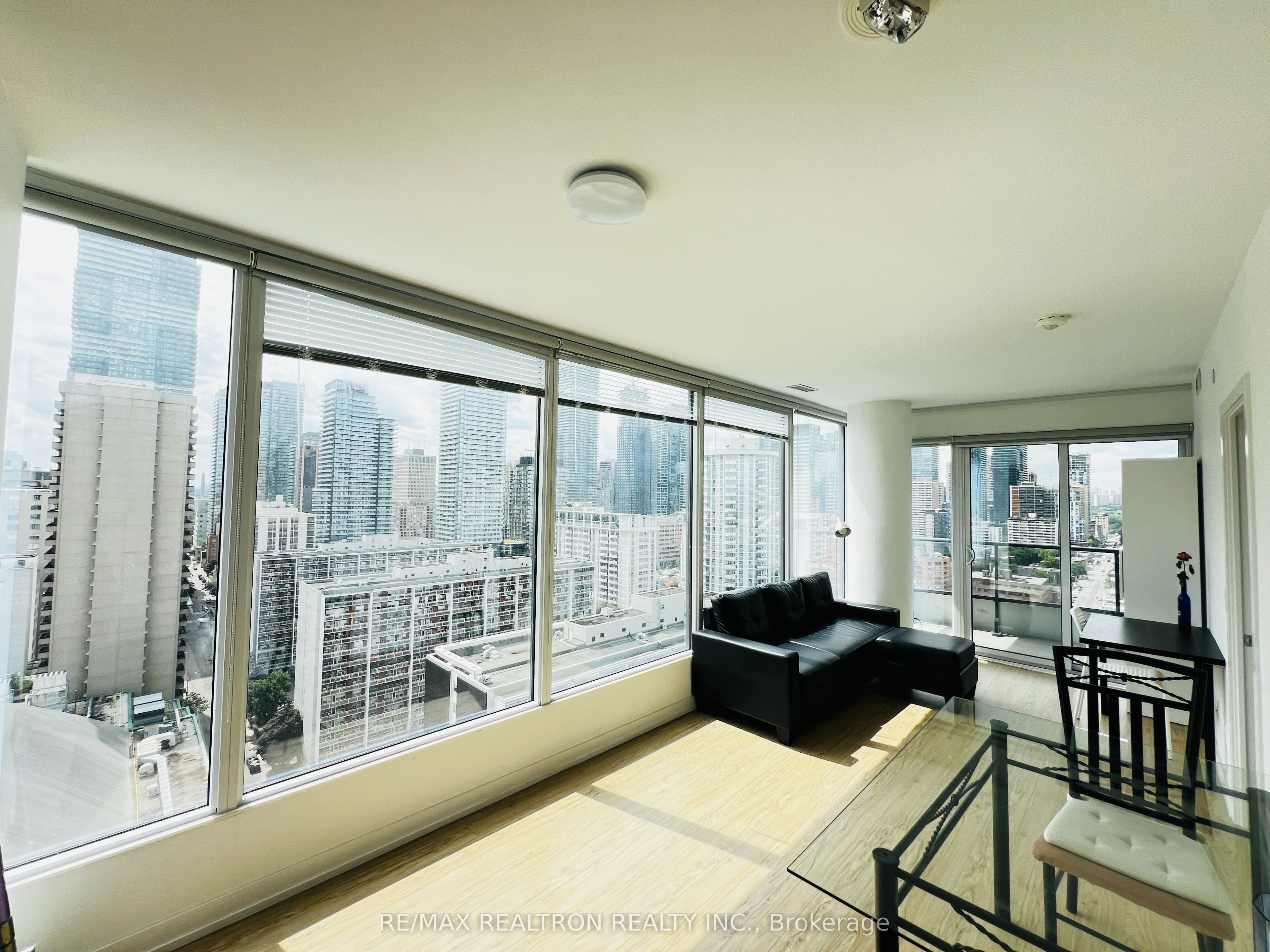 #2606 - 85 Wood Street Property Photo 11
