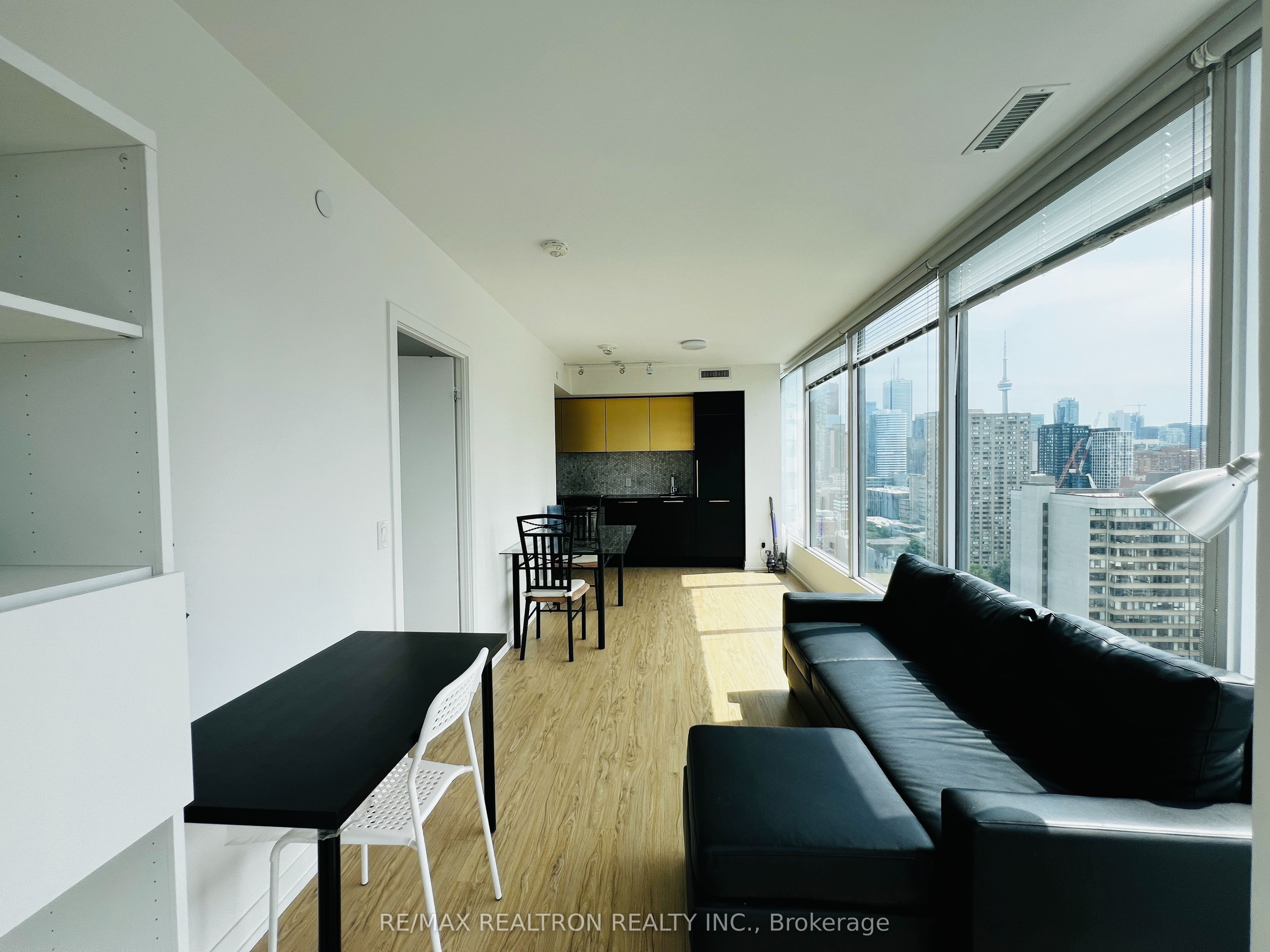 #2606 - 85 Wood Street Property Photo 12