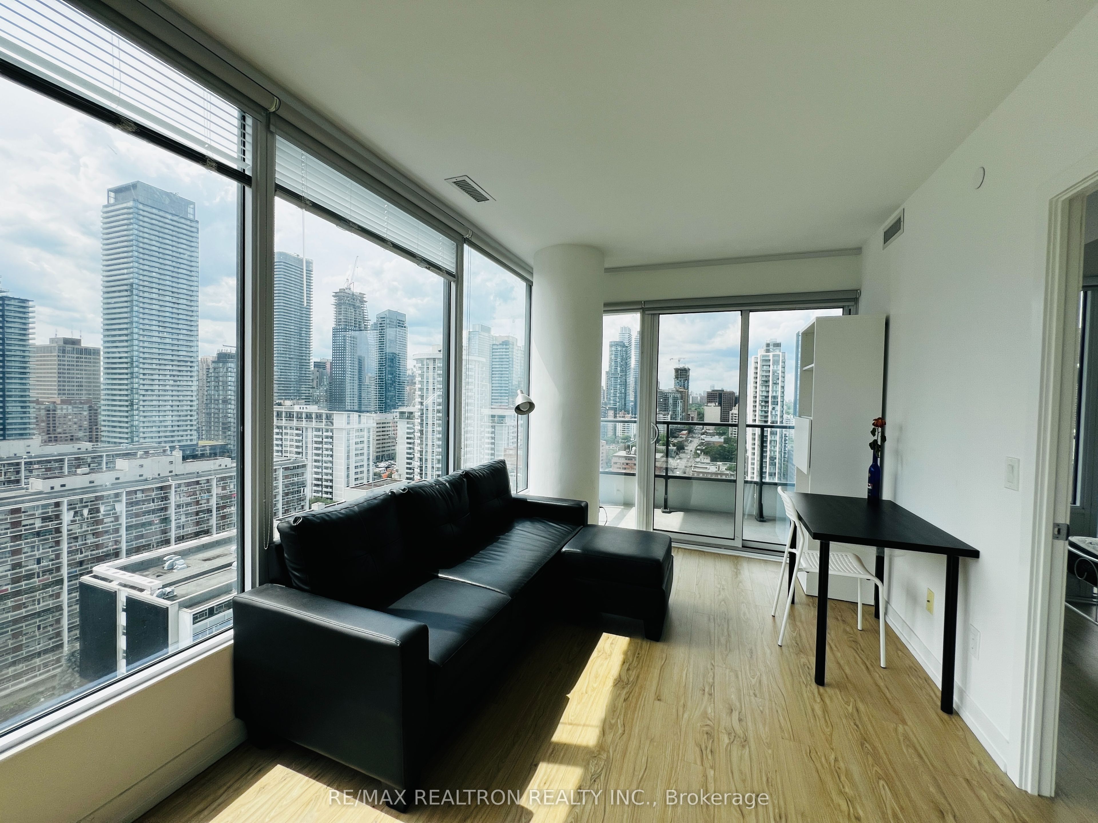 #2606 - 85 Wood Street Property Photo 13