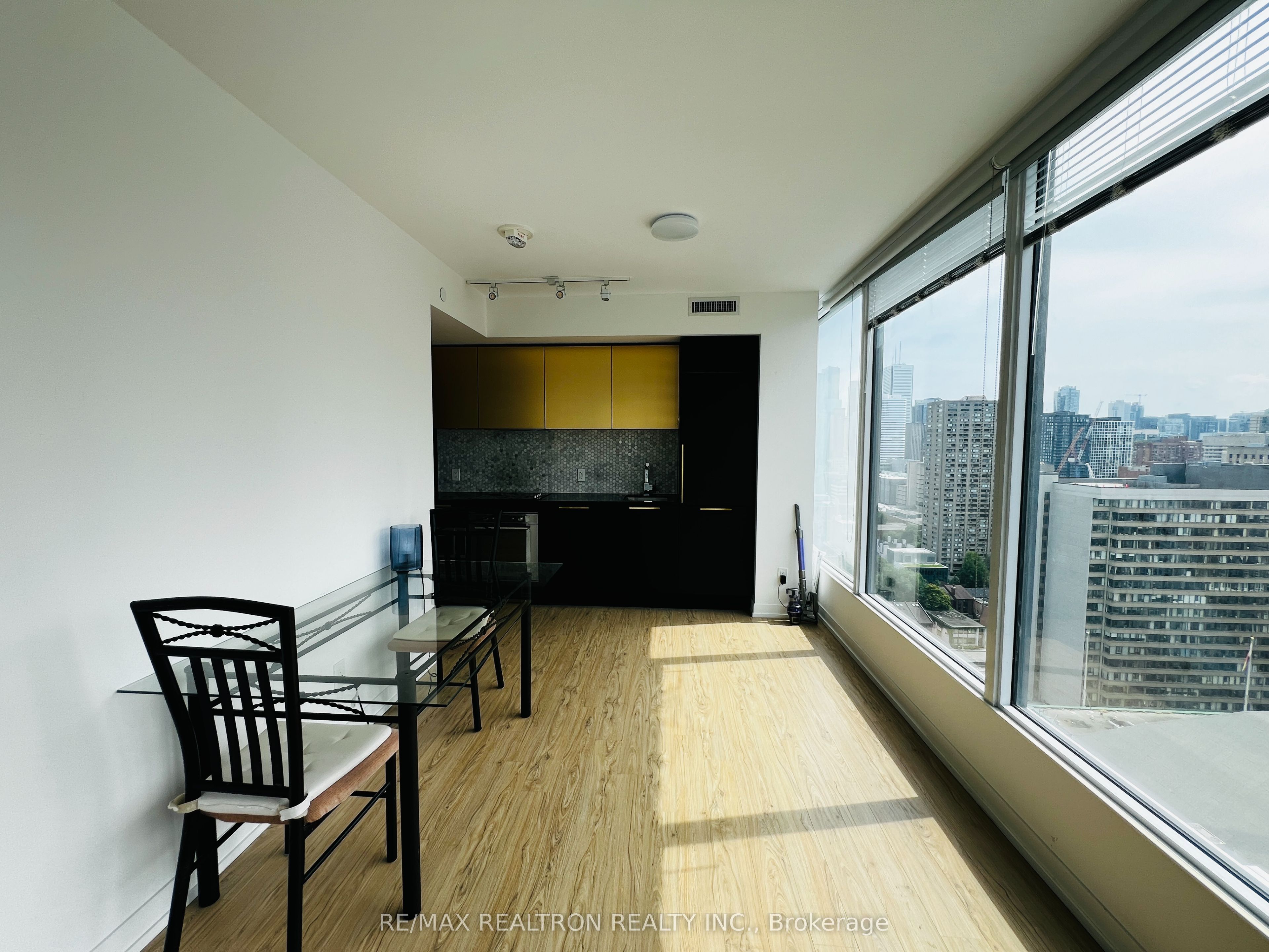 #2606 - 85 Wood Street Property Photo 14