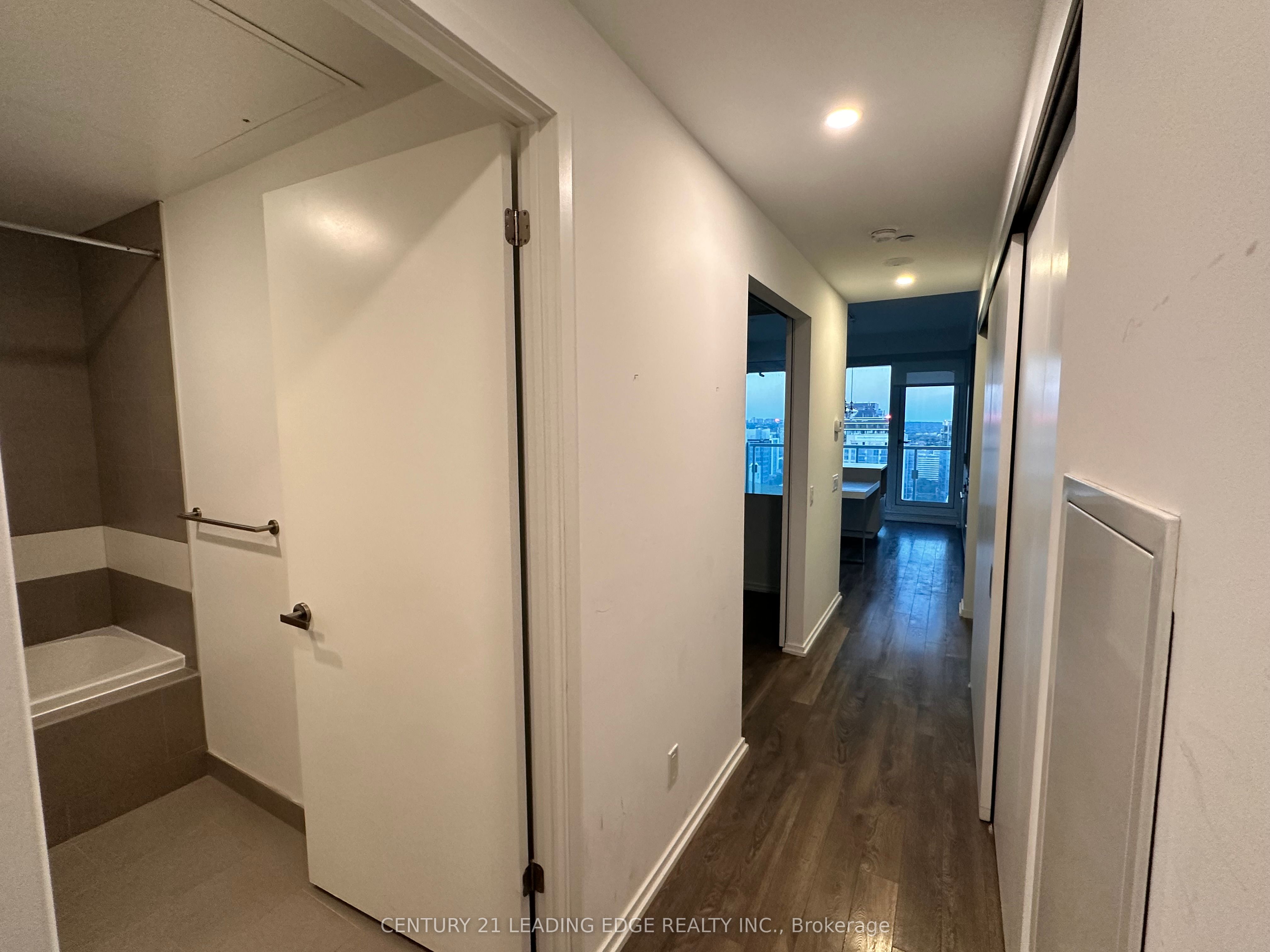 #2603 - 197 Yonge Street Property Photo 4