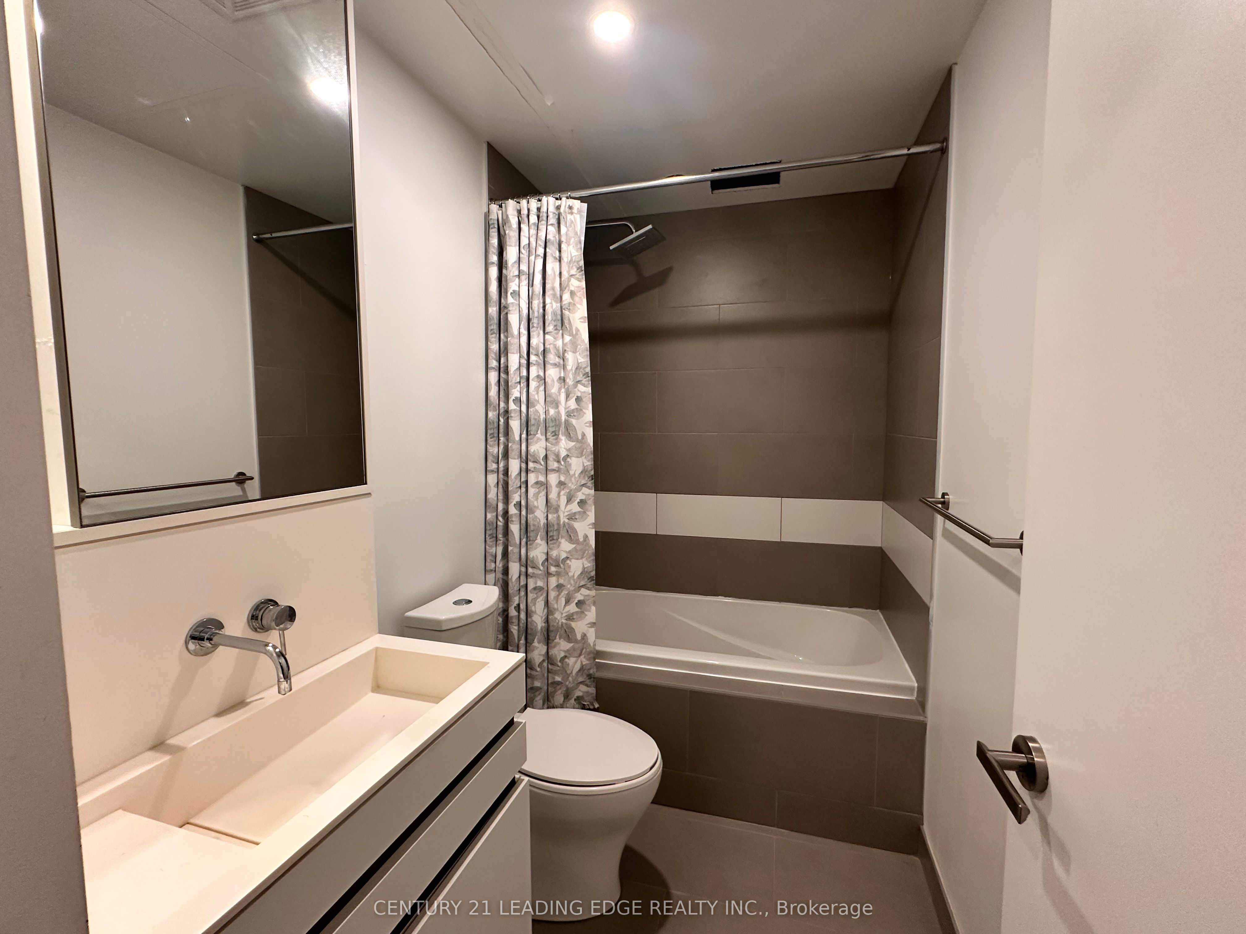 #2603 - 197 Yonge Street Property Photo 10